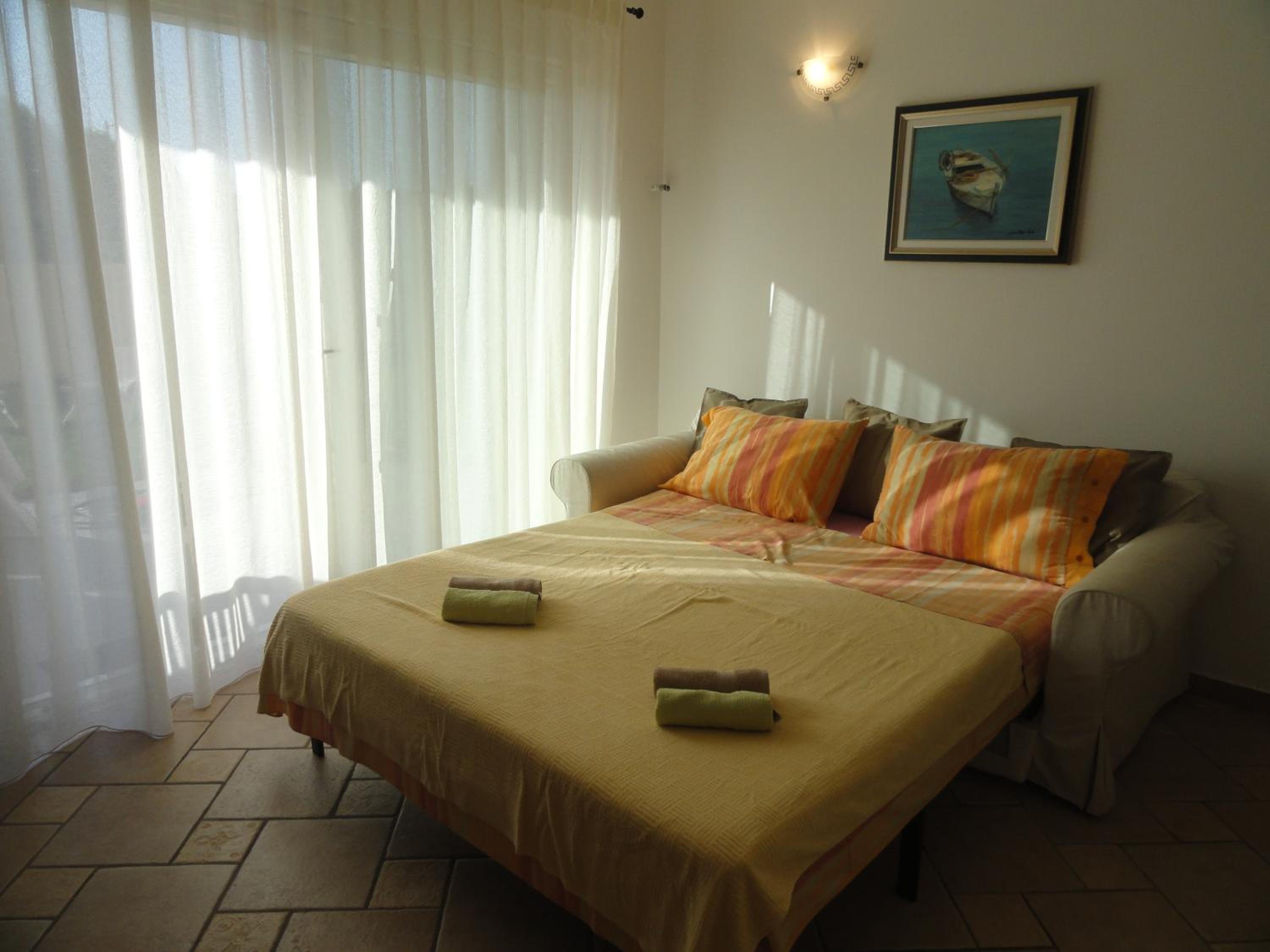 Studio Apartment photo 1