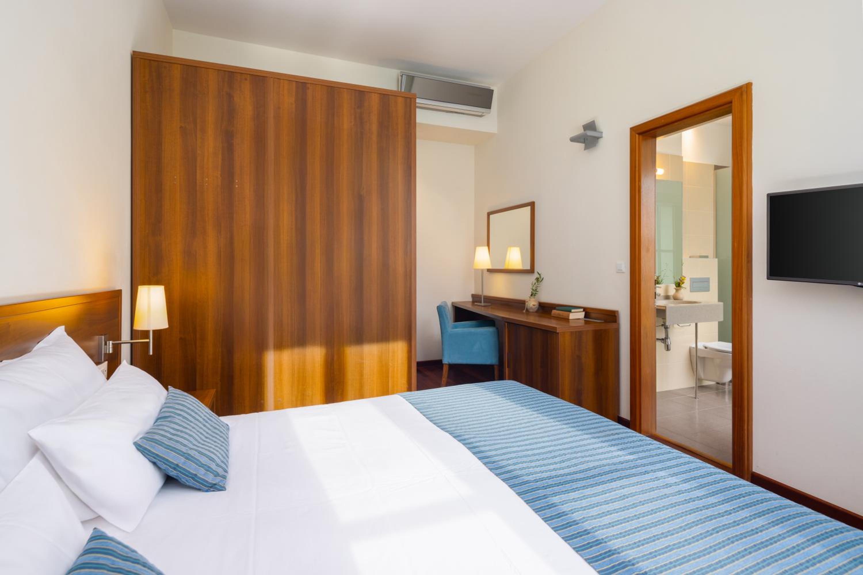 Room Selected at Check-In - Photo 3