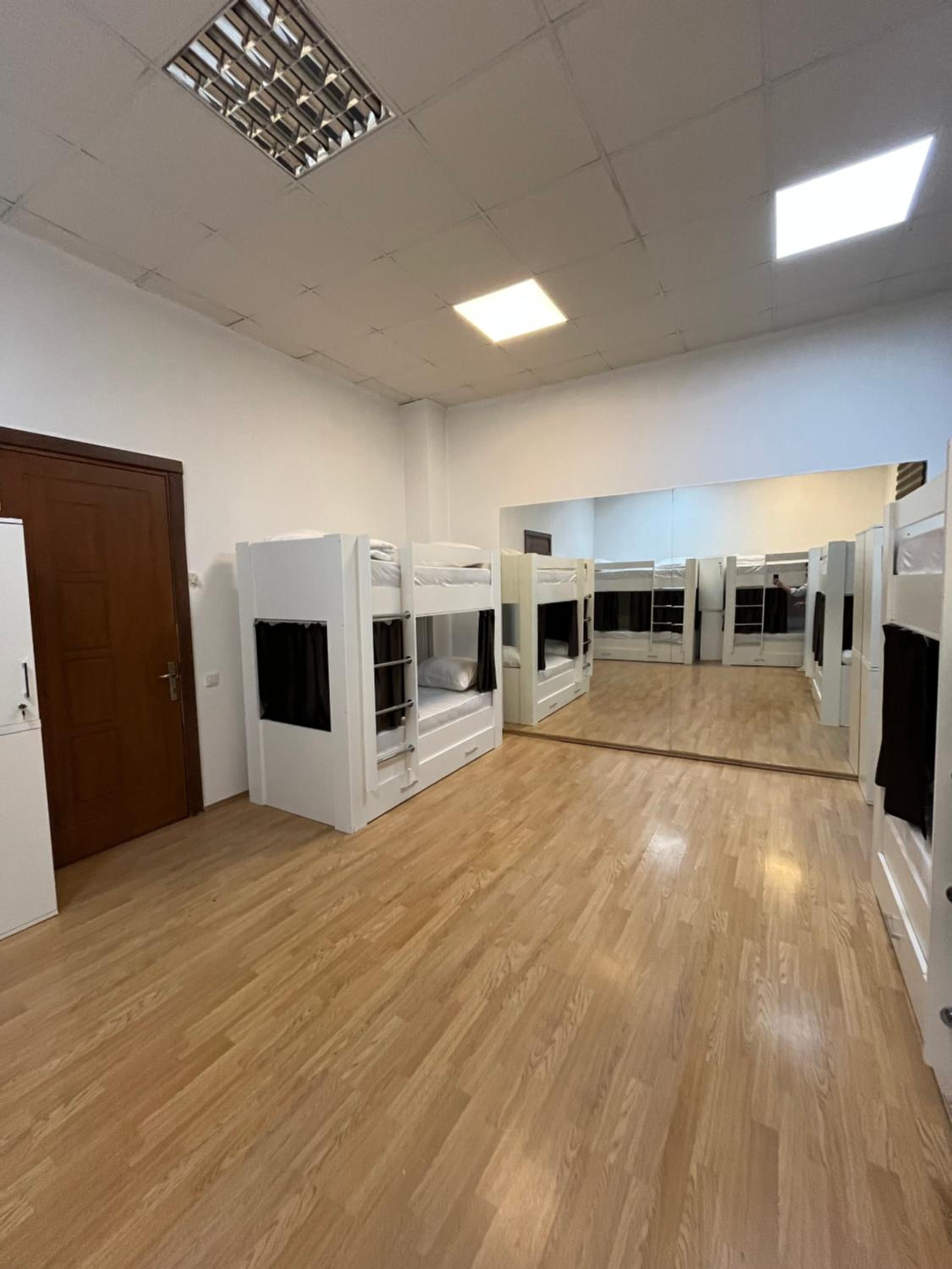 10-Bed Mixed Dormitory Room photo 1