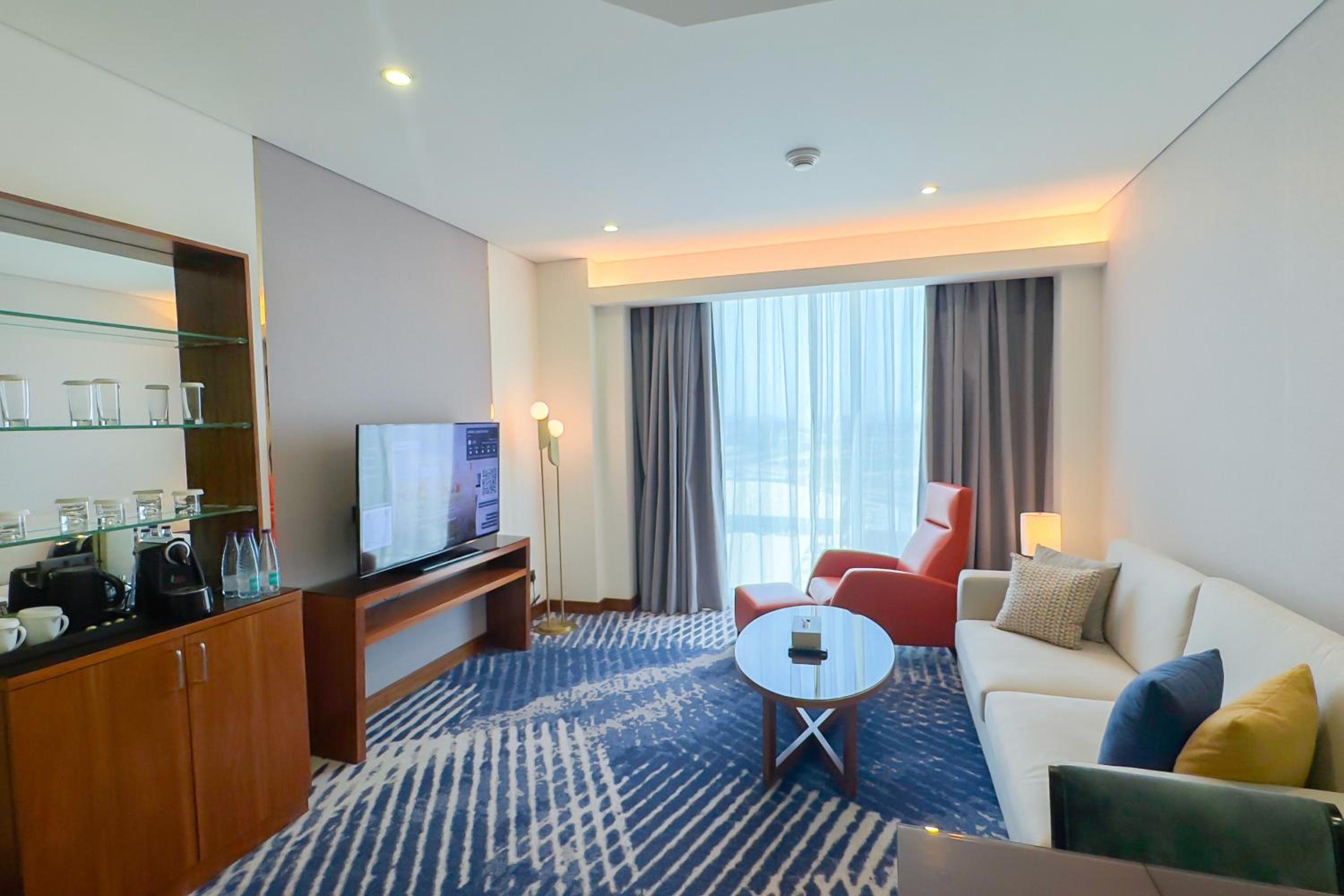 King Two-Bedroom Suite - Photo 4
