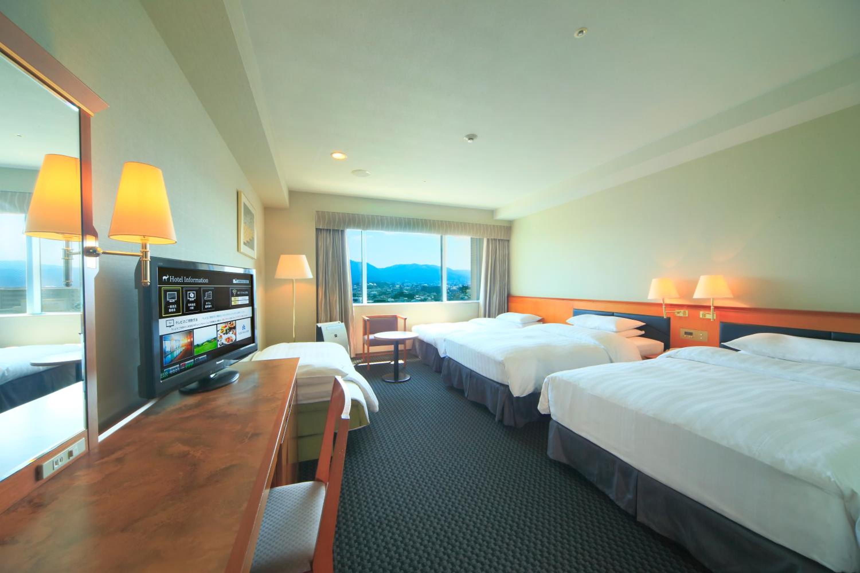 Large Twin Room (4 Adults)