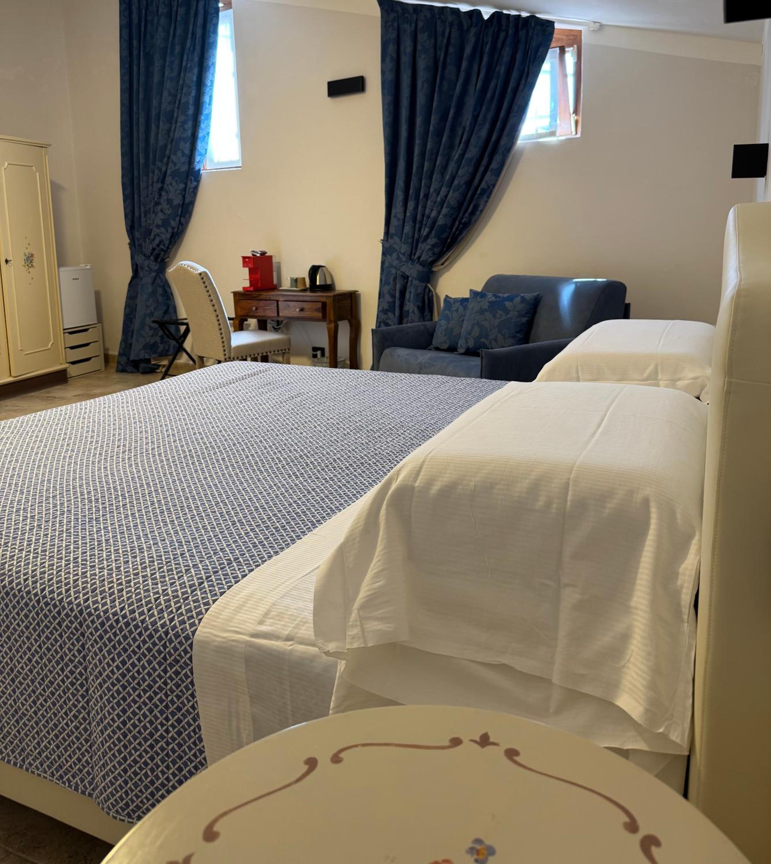 Double Room with Extra Bed photo 3