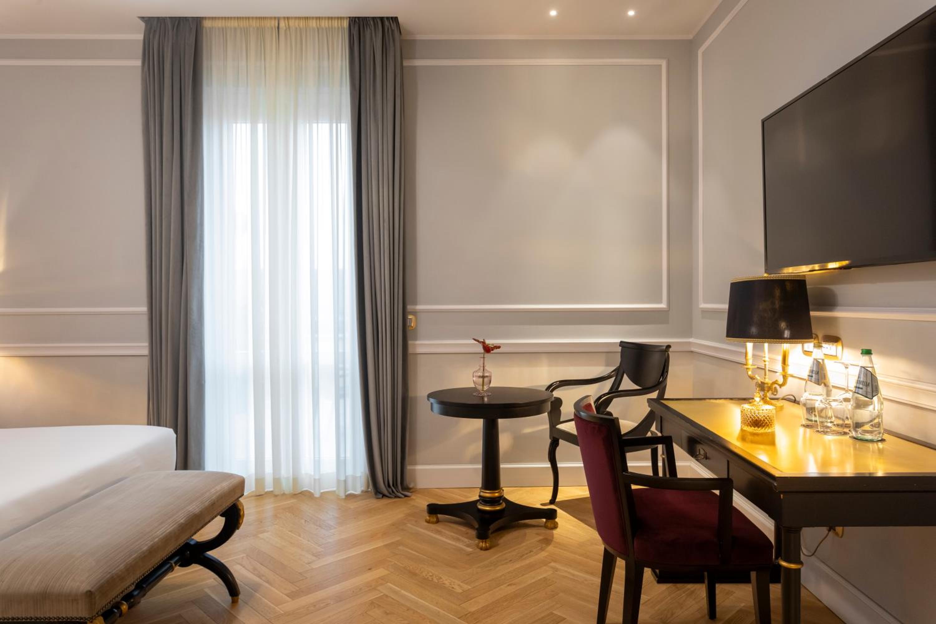 Deluxe Room - Photo 3