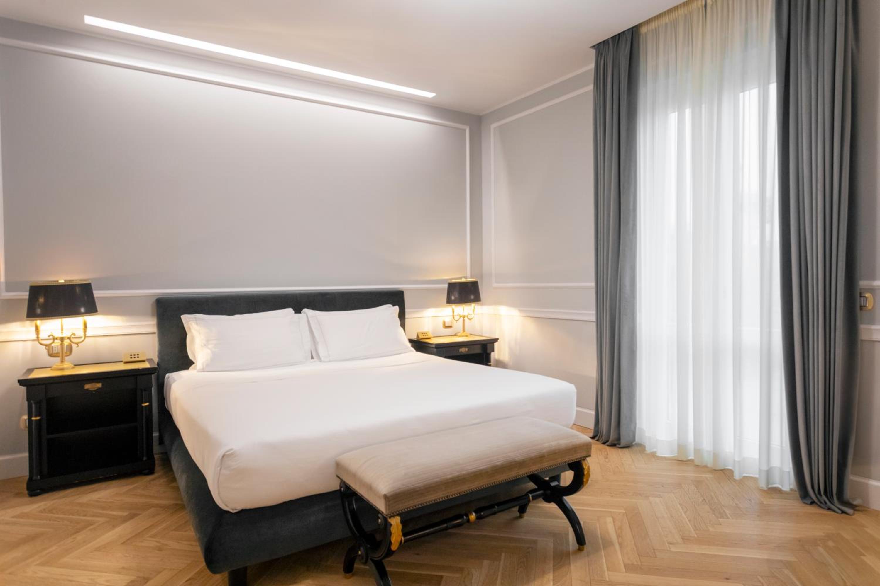 Deluxe Room - Photo 5
