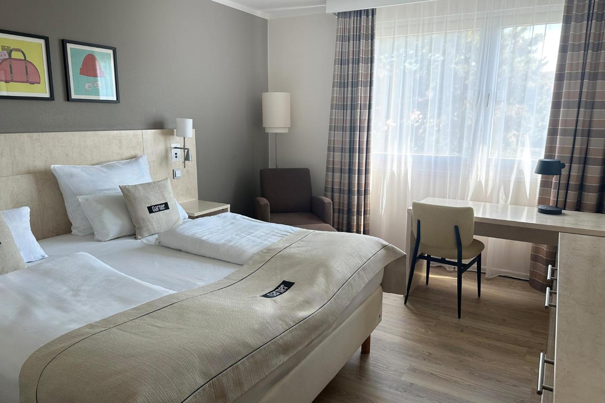 Standard King Room - Photo 2