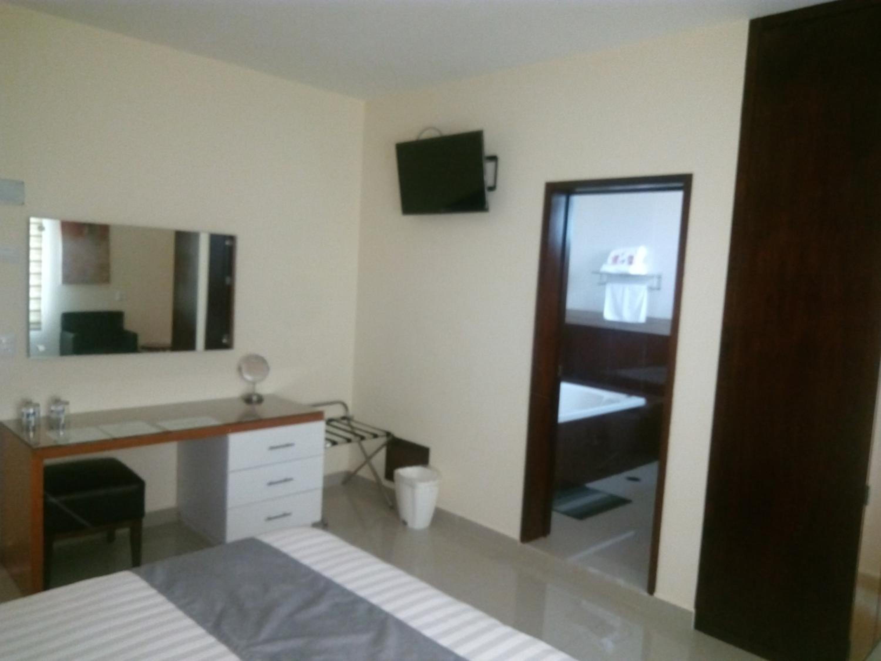 Single Room with Jacuzzi
