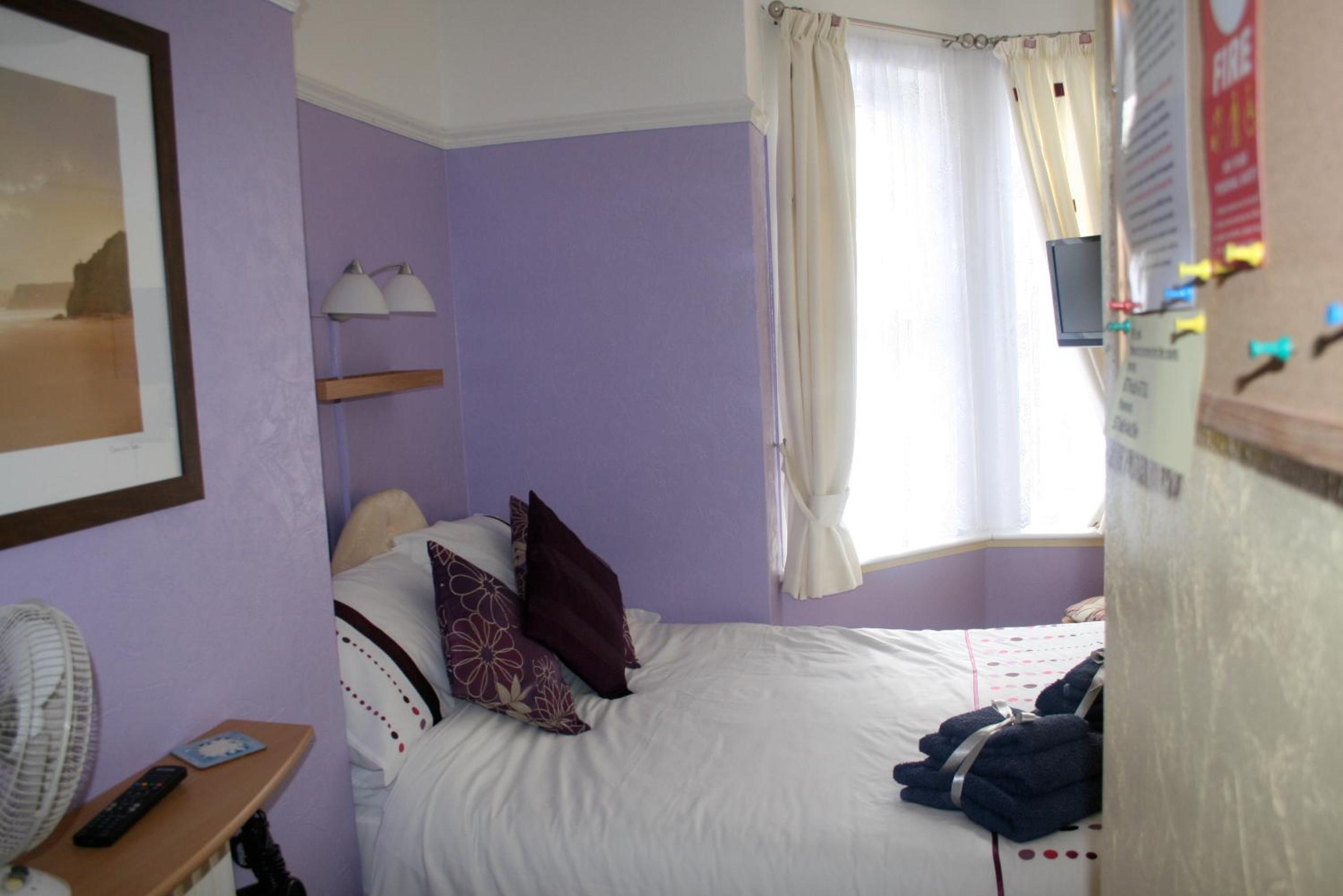 Family Room (2 Adults + 1 Child) photo 1