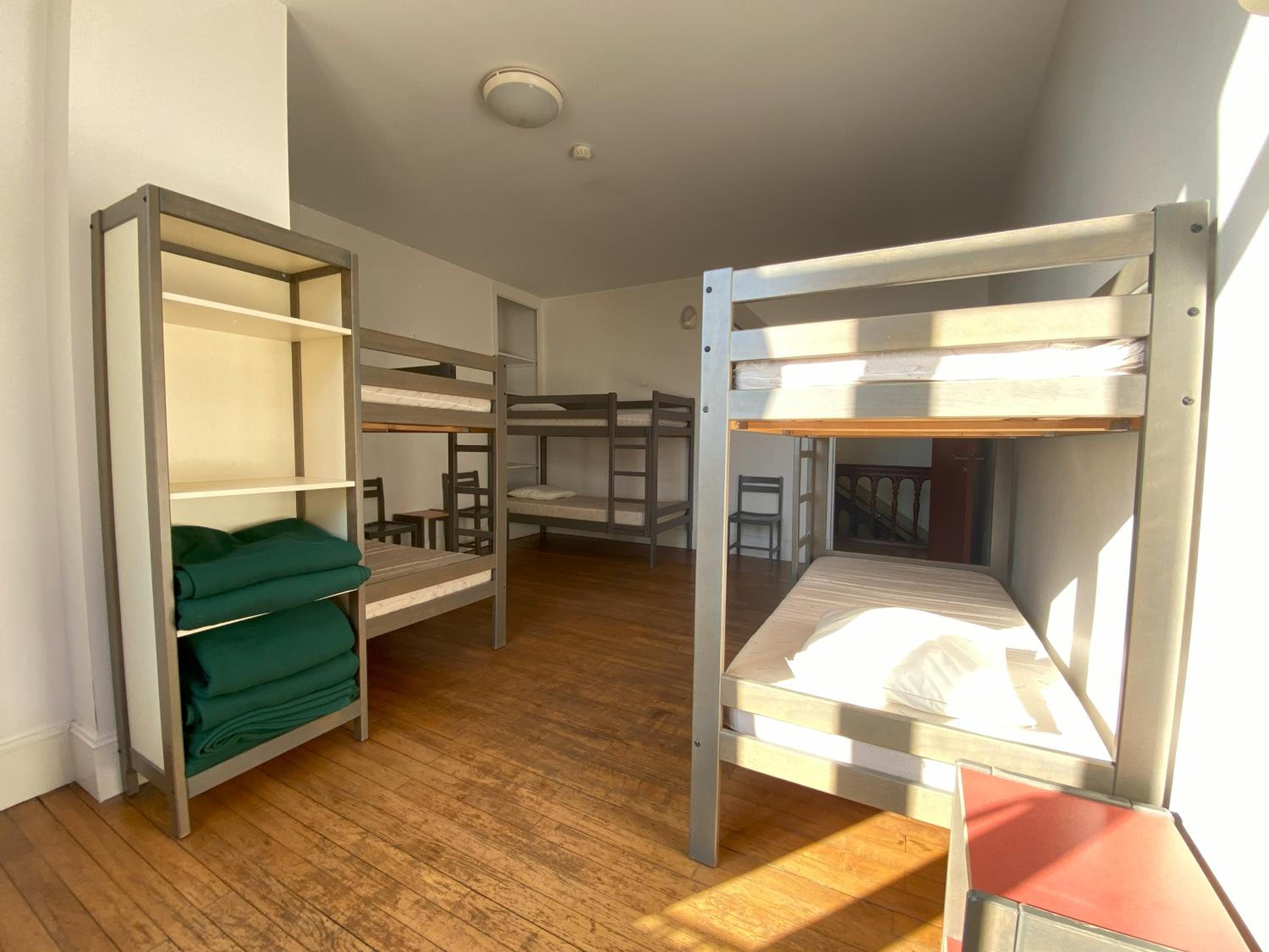 Single Bed in 6-Bed Dormitory Room photo 2