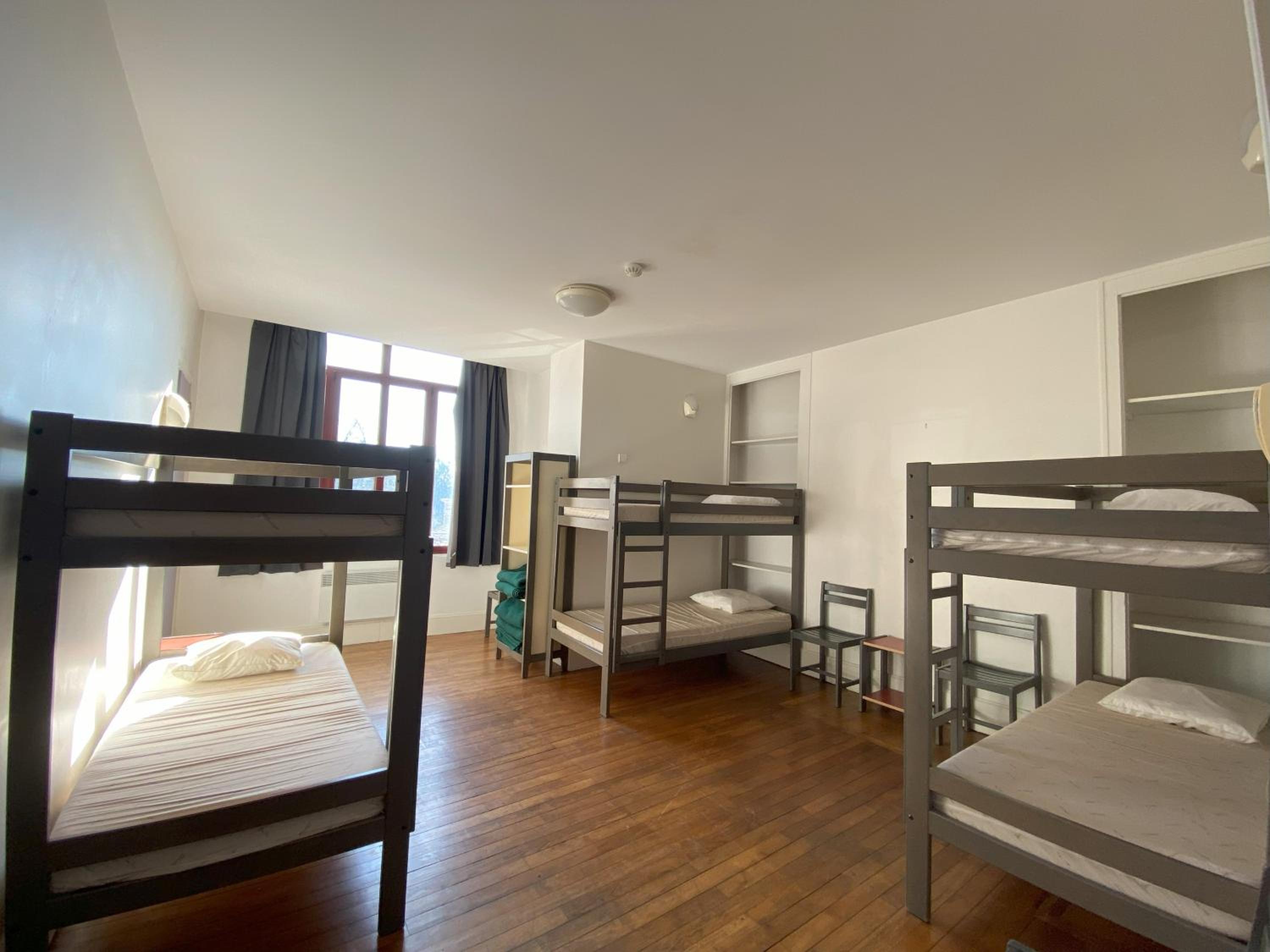 Single Bed in 6-Bed Dormitory Room photo 1