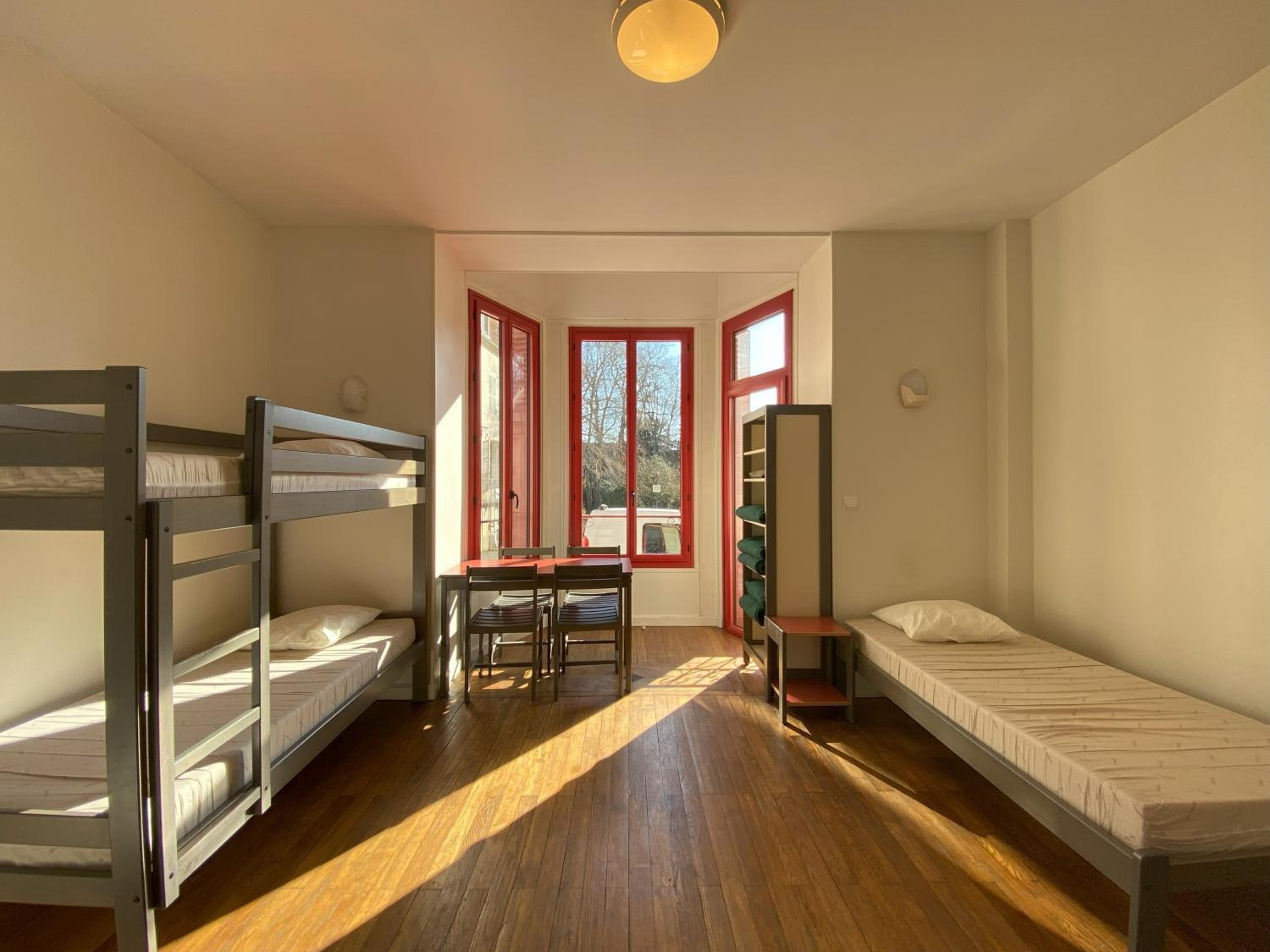 Single Bed in Dormitory Room photo 3