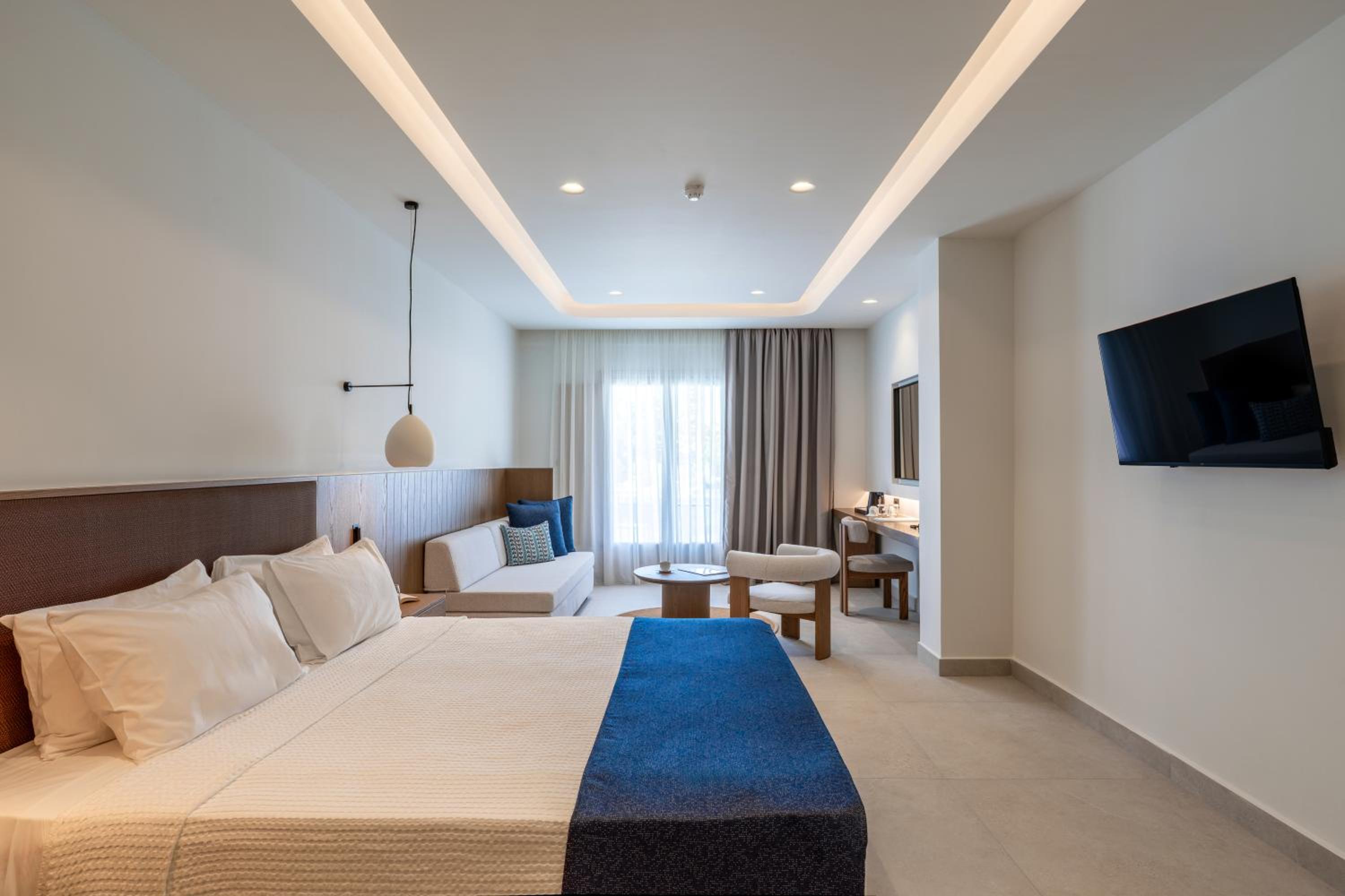 Deluxe Triple Room photo 3
