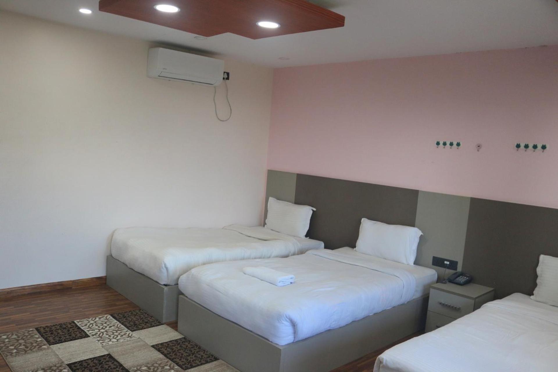Deluxe Triple Room photo 3
