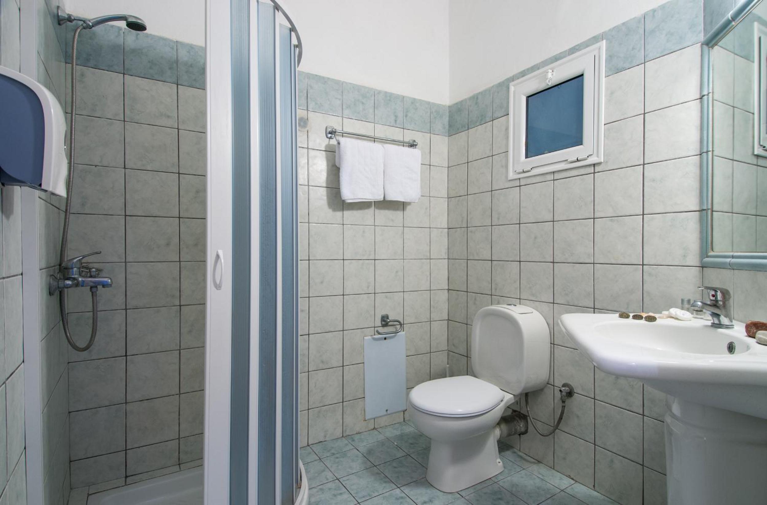 Twin Room - Photo 2
