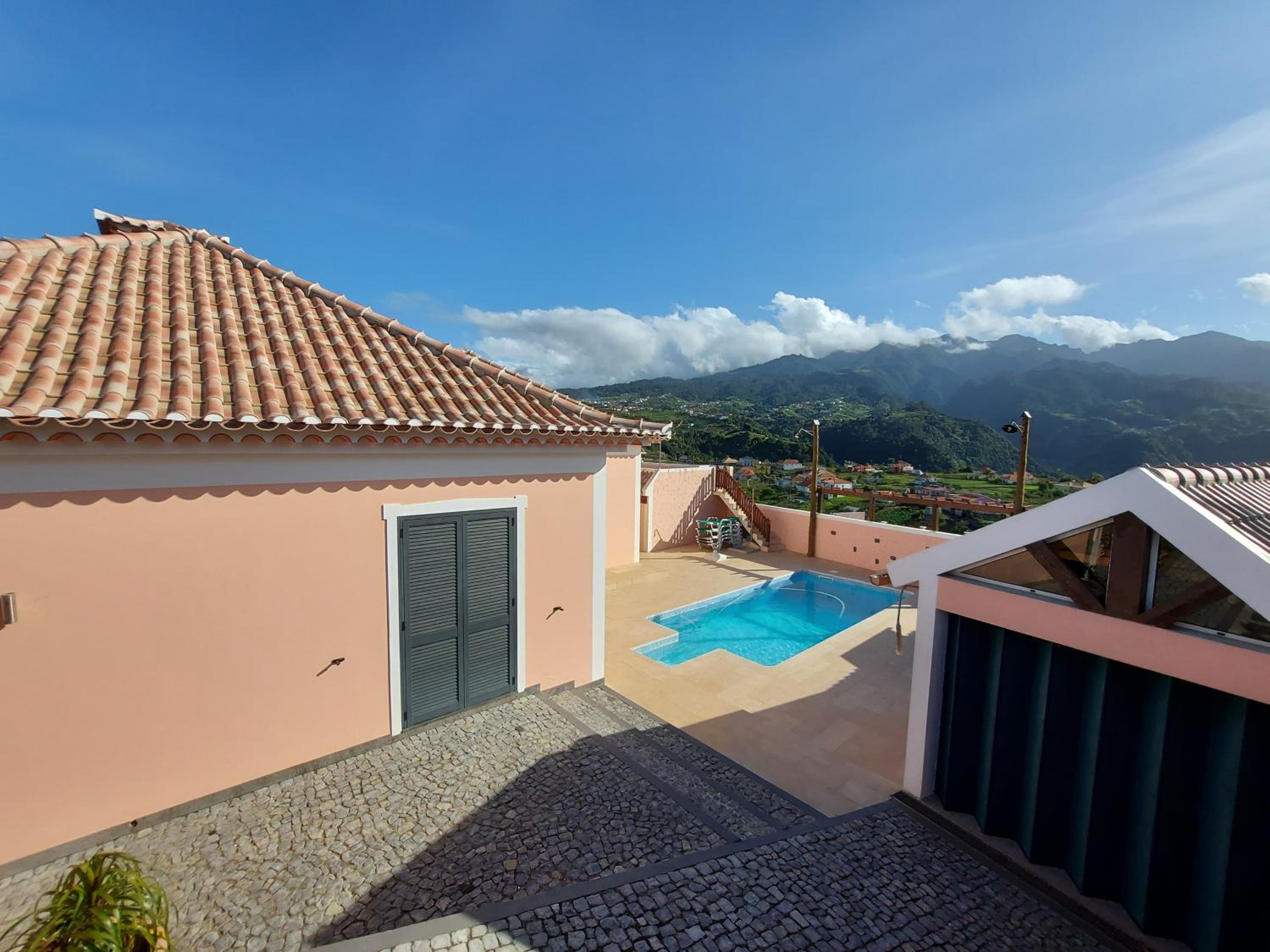 Villa photo 1