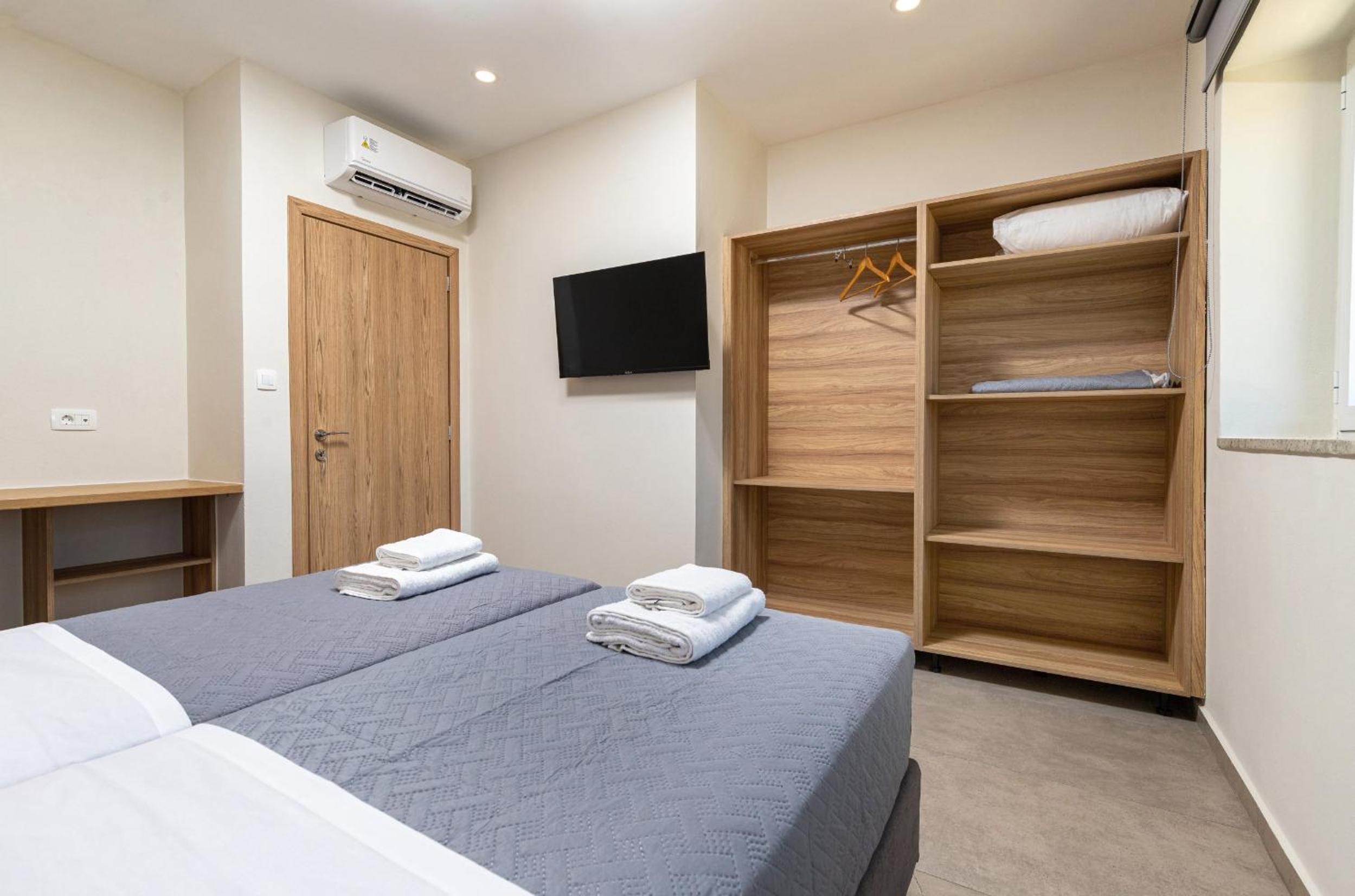 Two-Bedroom Deluxe Apartment with Balcony
