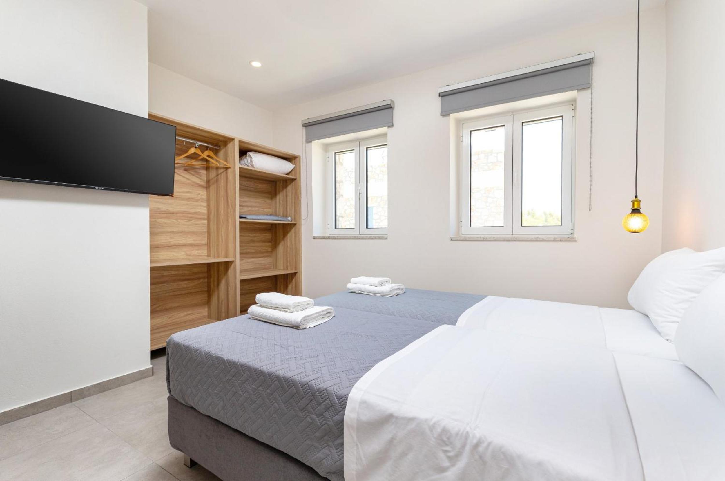 Two-Bedroom Deluxe Apartment with Balcony