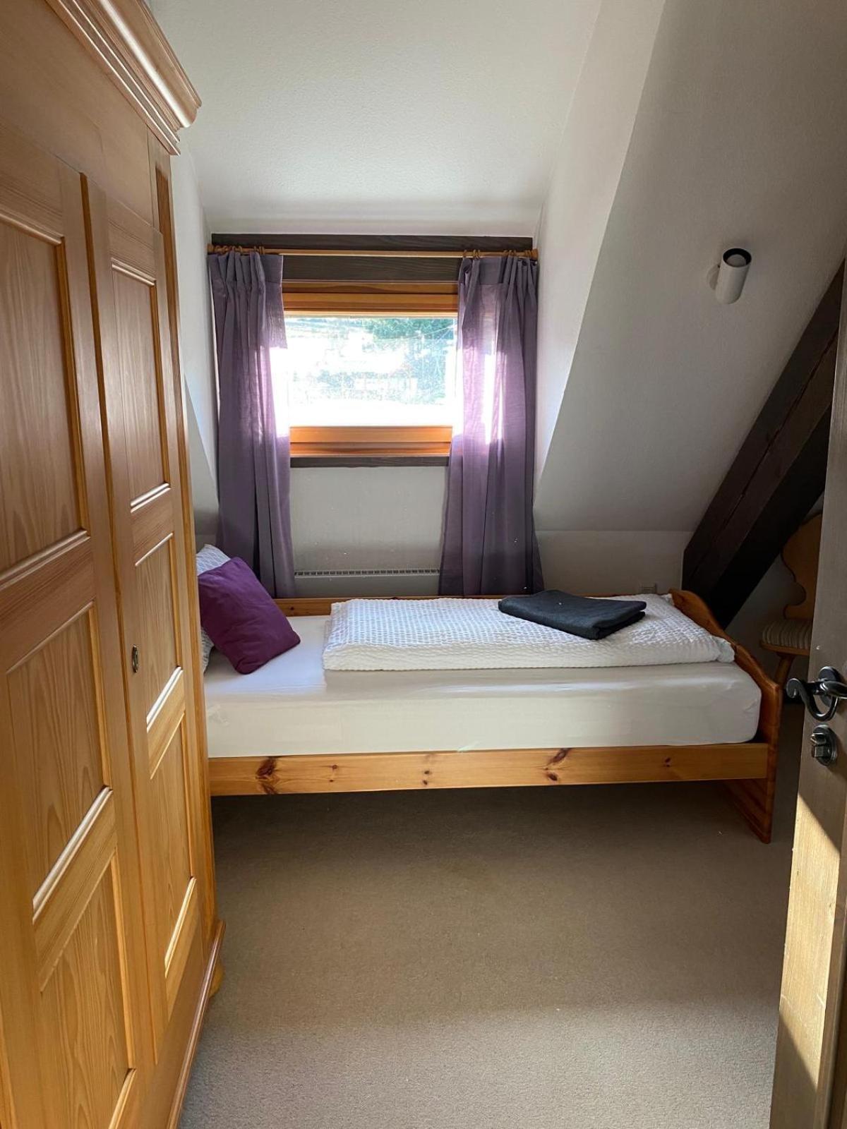 Small Single Room photo 1