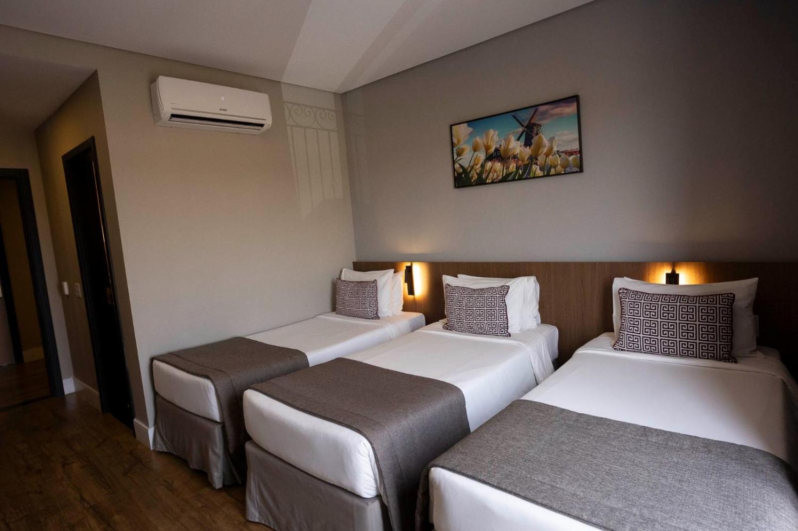 Standard Triple Room - Photo 2