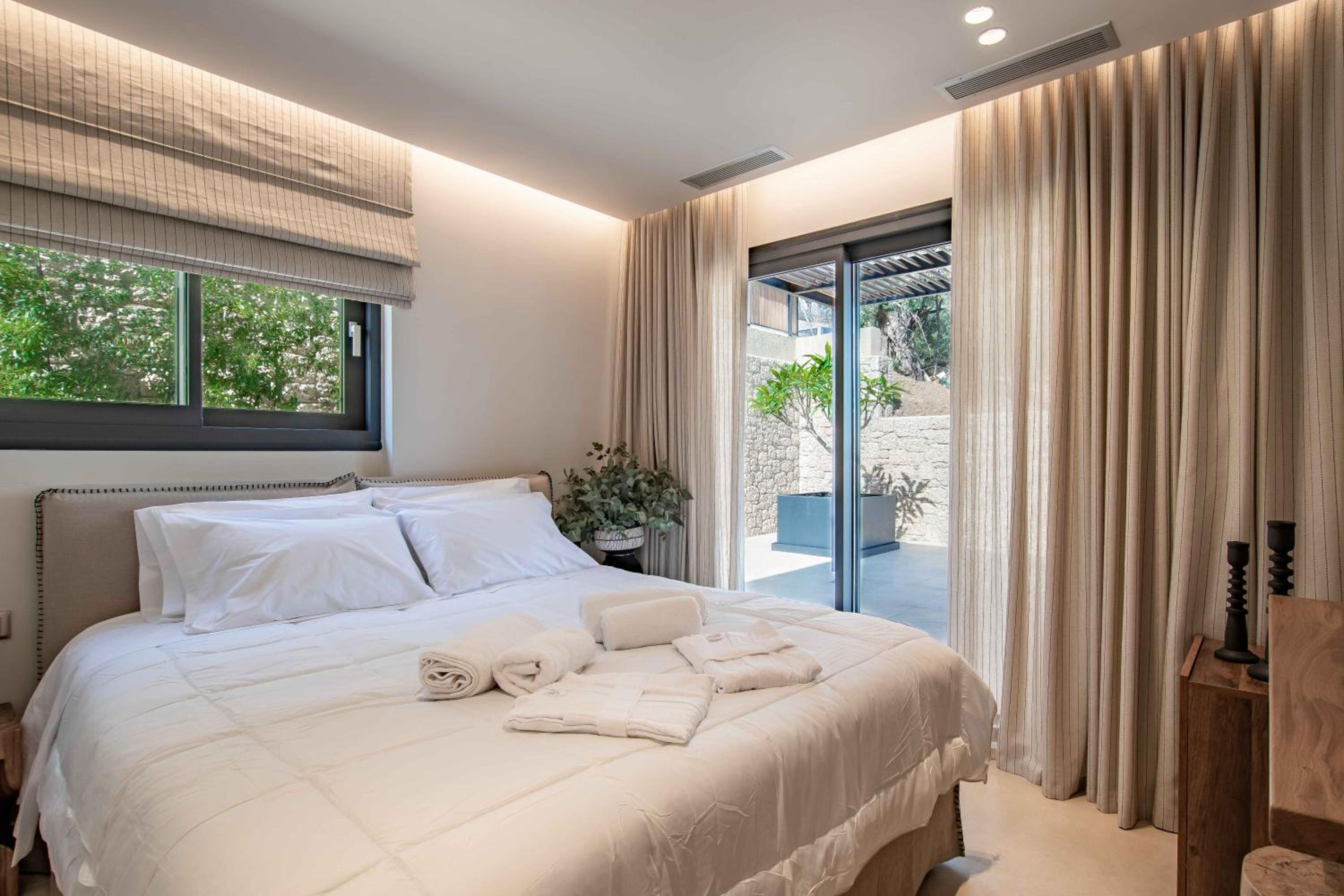 Deluxe Double or Twin Room with Garden View