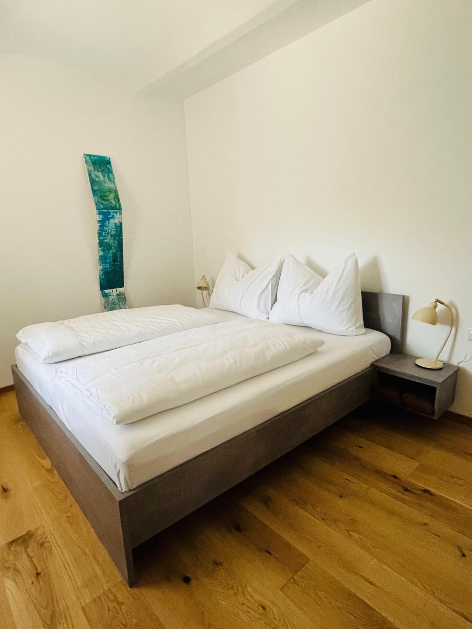 Apartment (no elevator/no pets permitted) photo 1