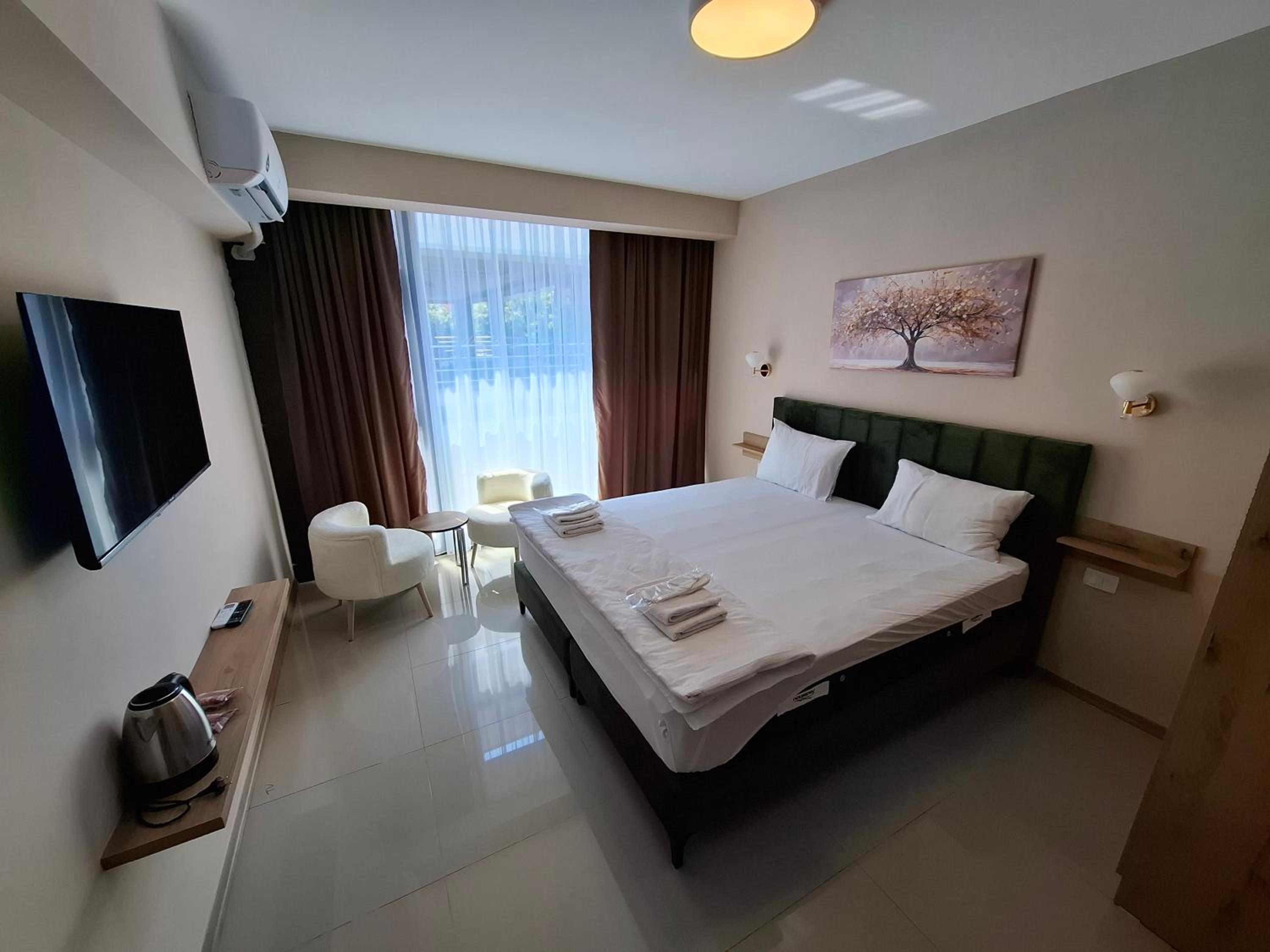Basic Triple Room