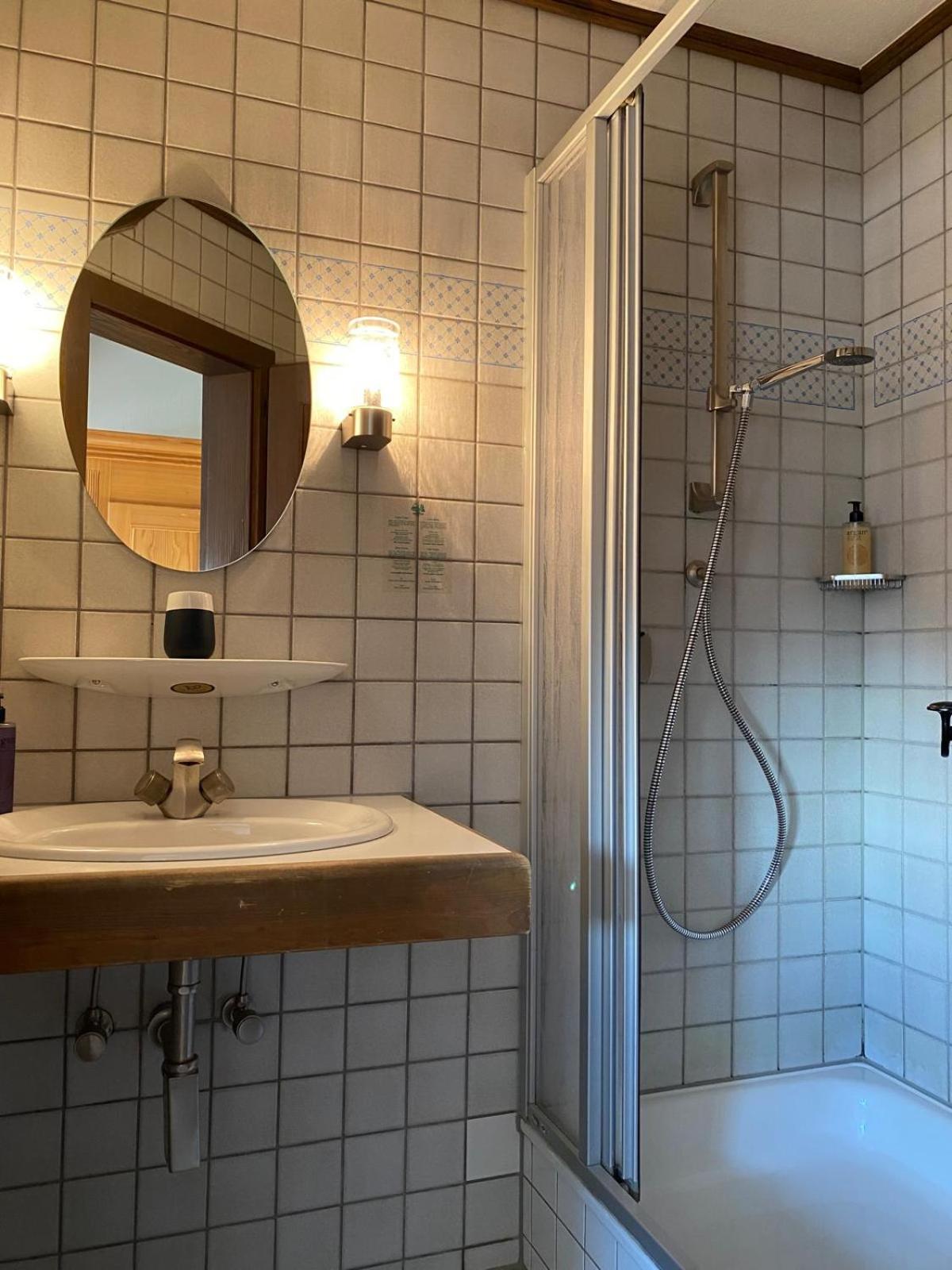 Small Single Room photo 2