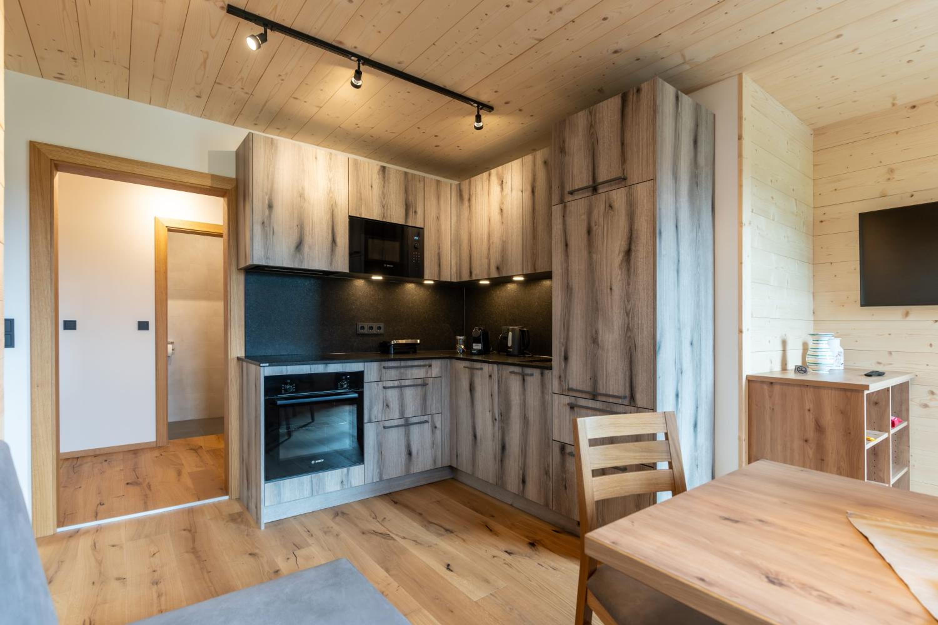 One-Bedroom Apartment with Balcony photo 2