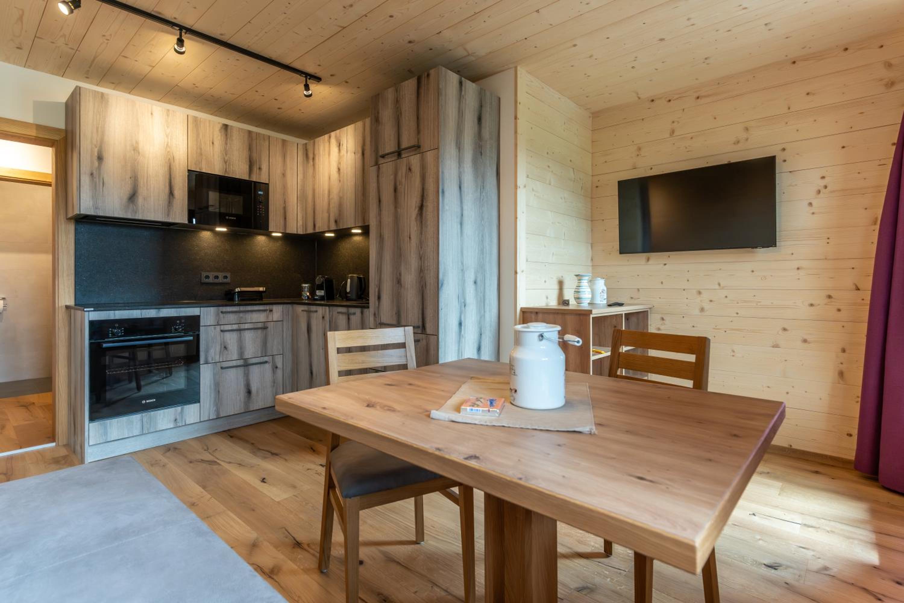 One-Bedroom Apartment with Balcony photo 1