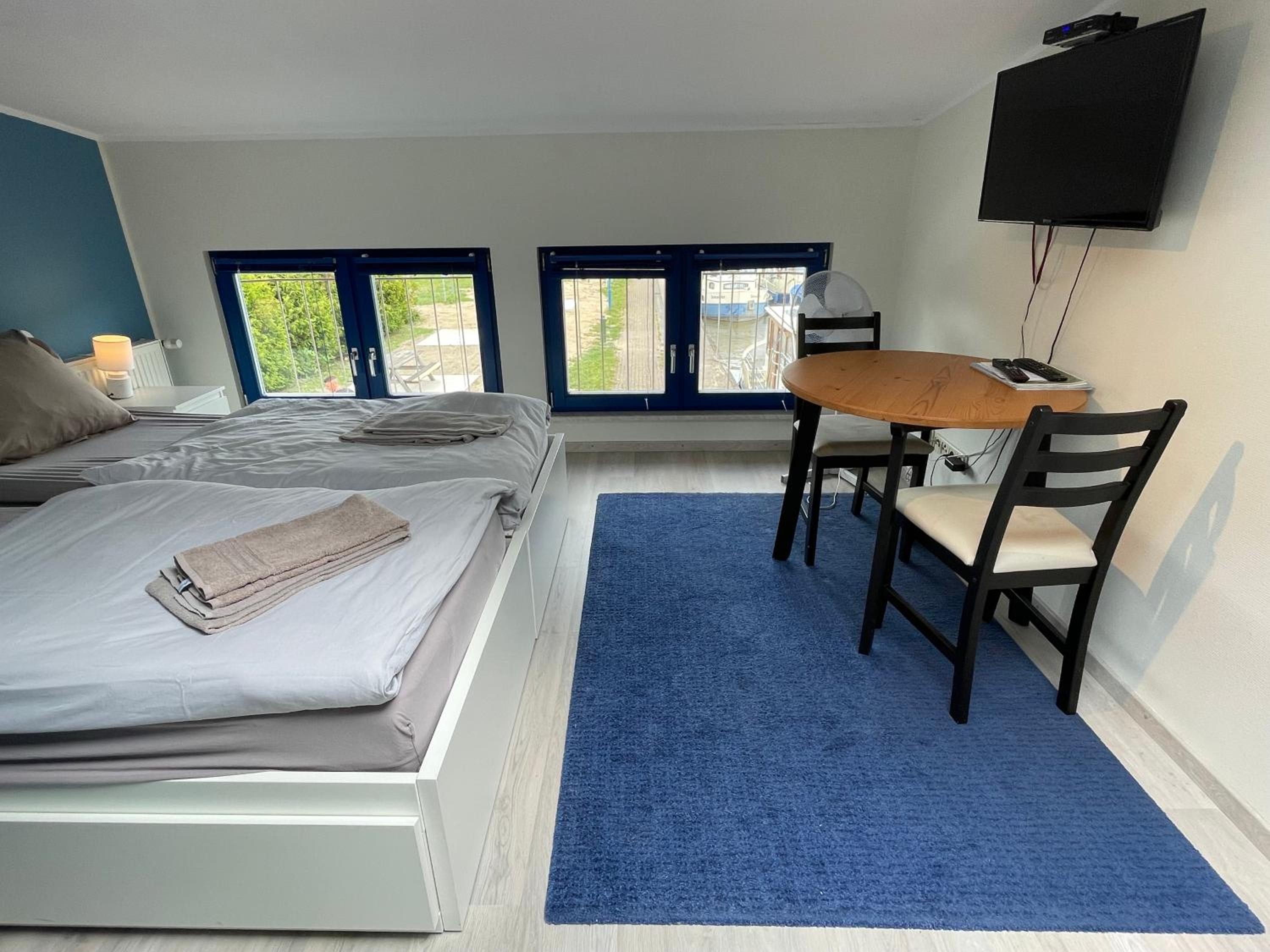 Studio Apartment with Harbor View photo 2