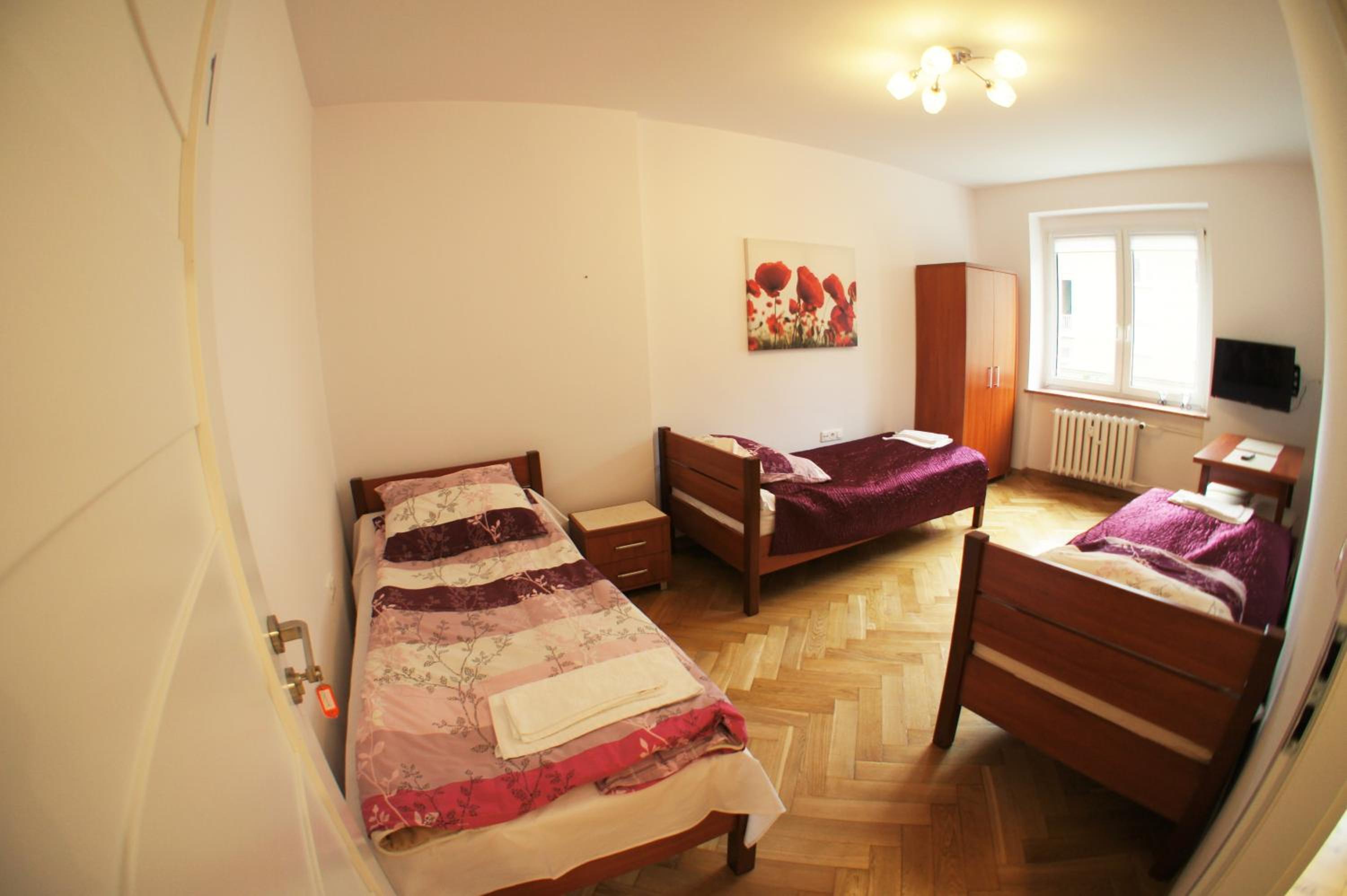 Two-Bedroom Apartment - Photo 2