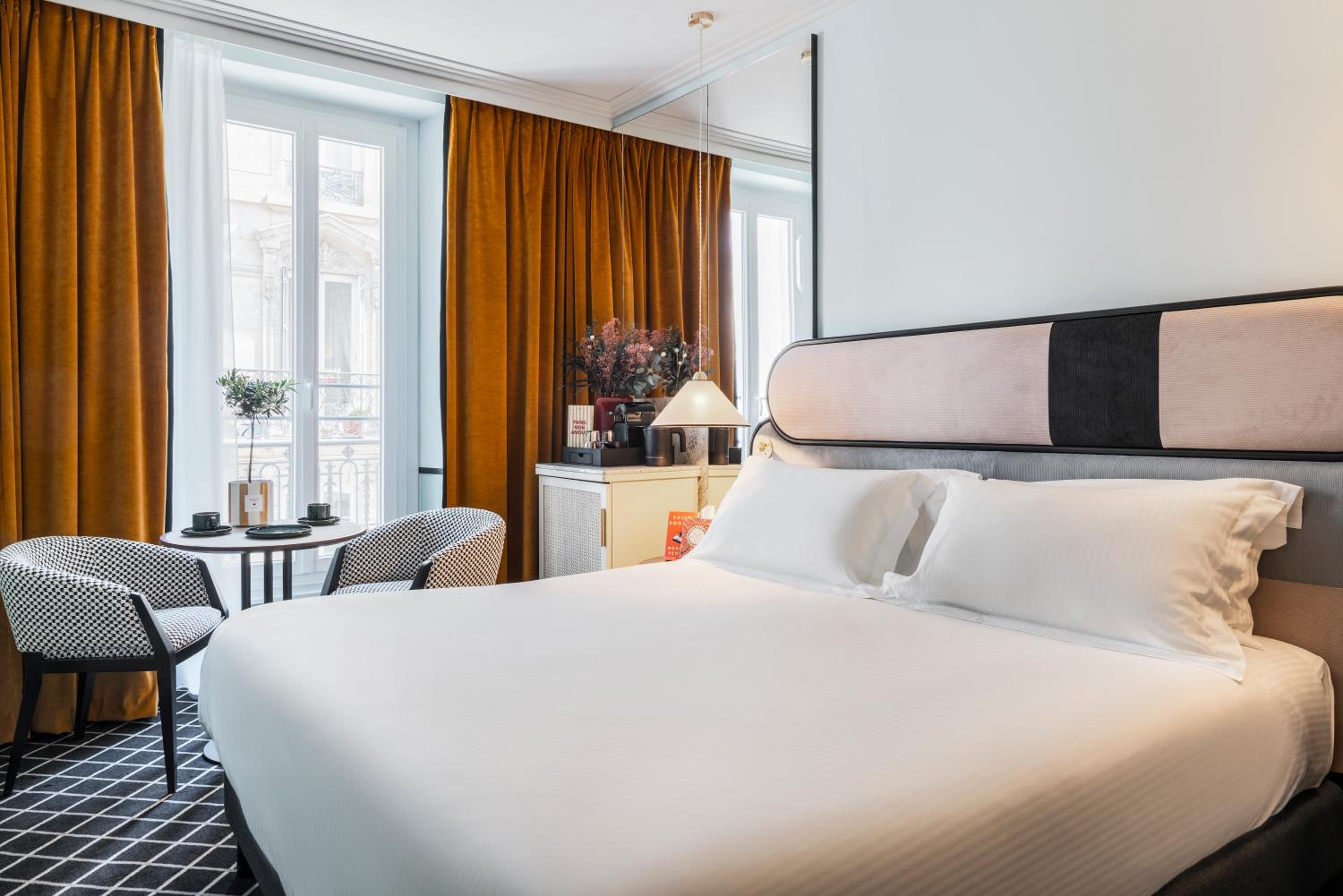 Deluxe King Room photo 3