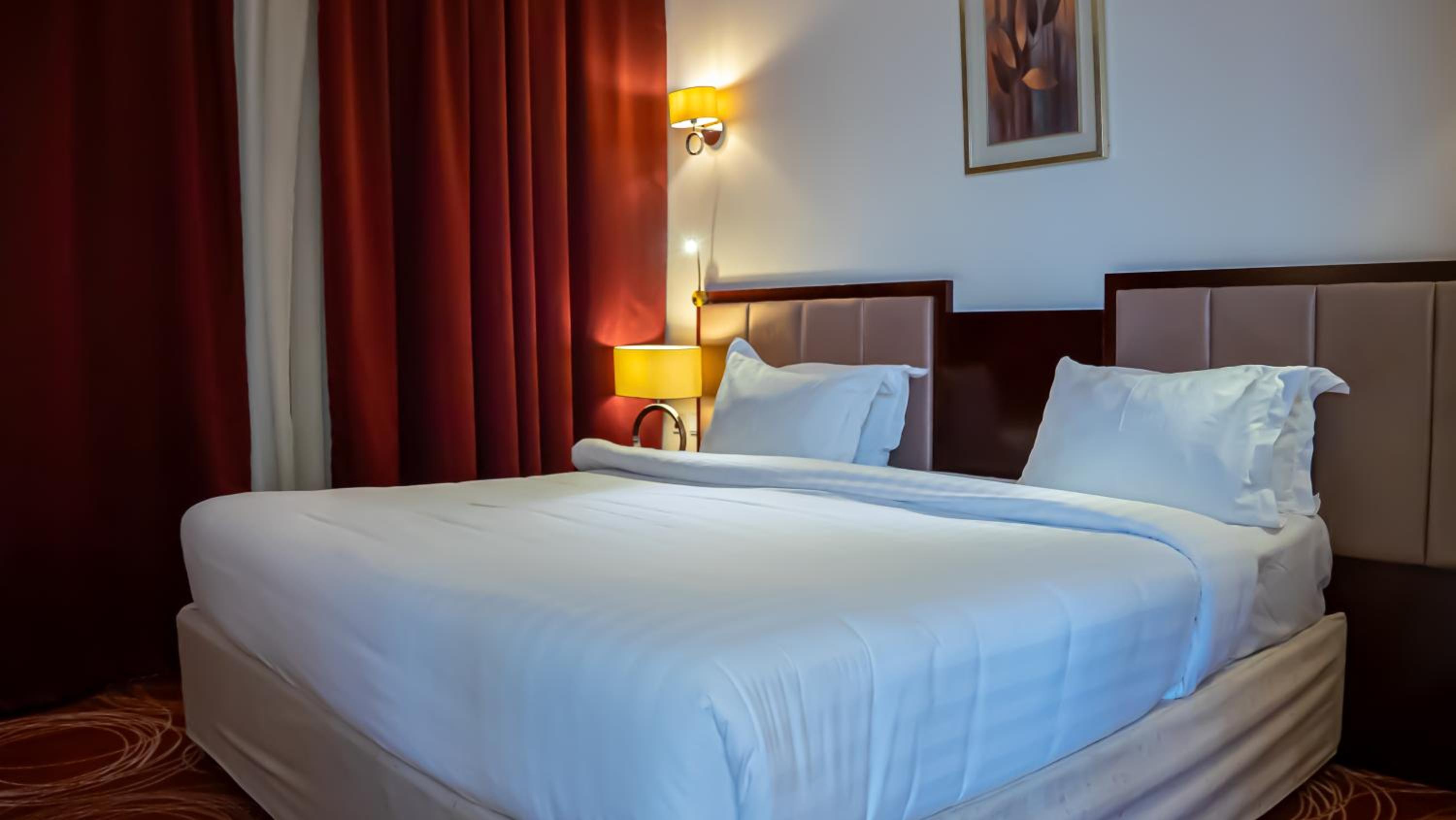 Deluxe Suite with City View