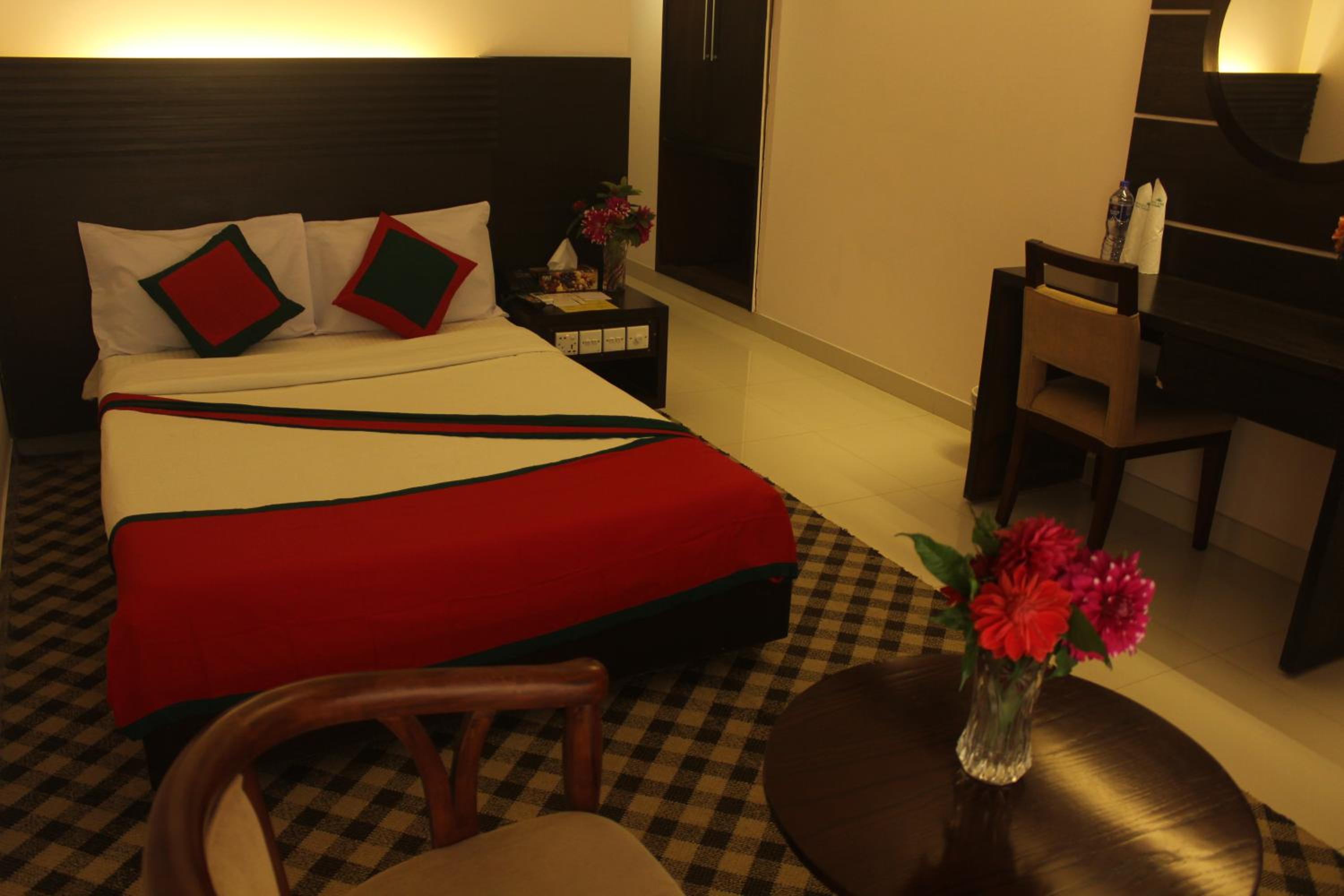 Deluxe Double Room (2 Adults + 1 Child)