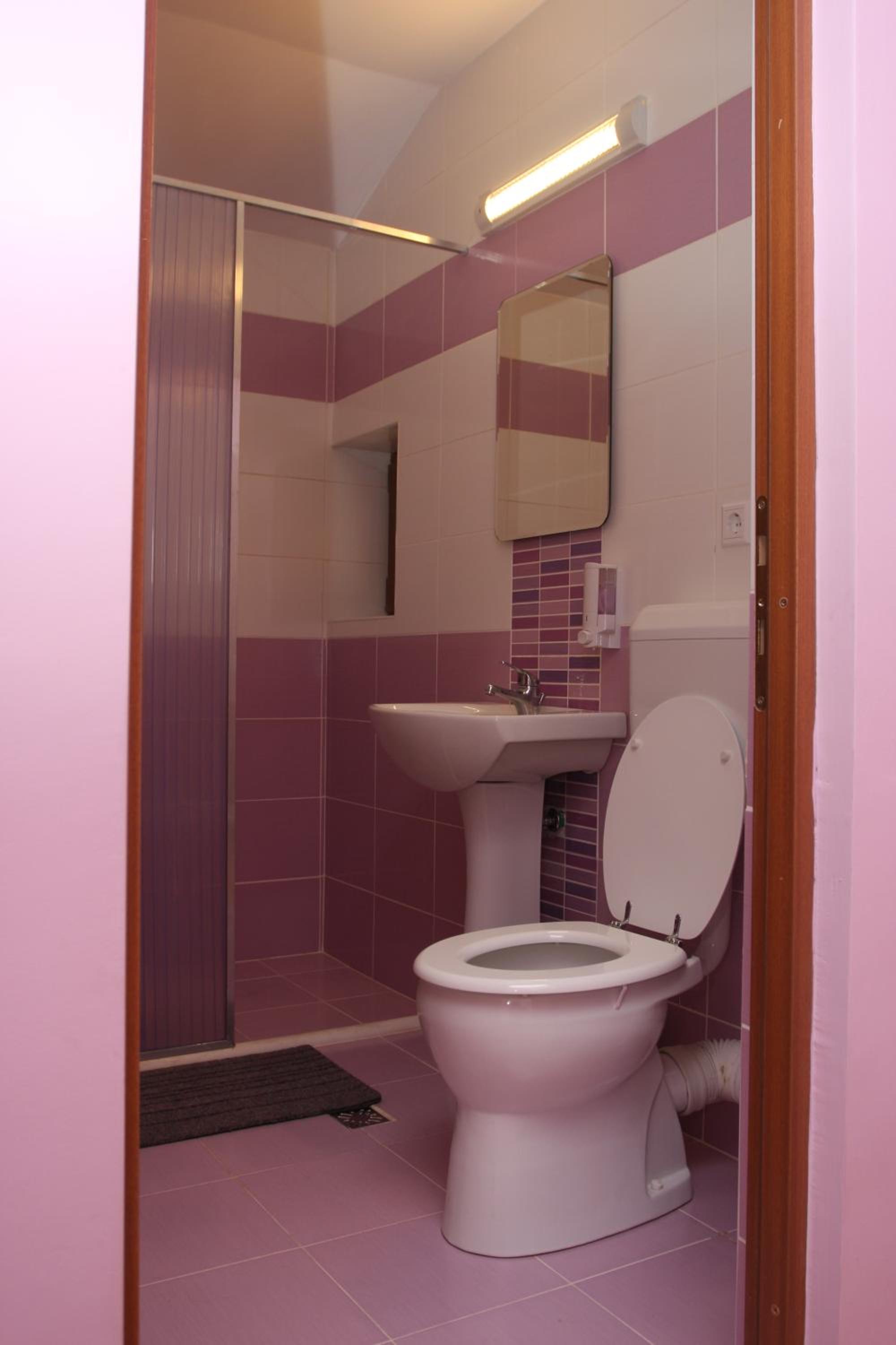 Double or Twin Room - Photo 4