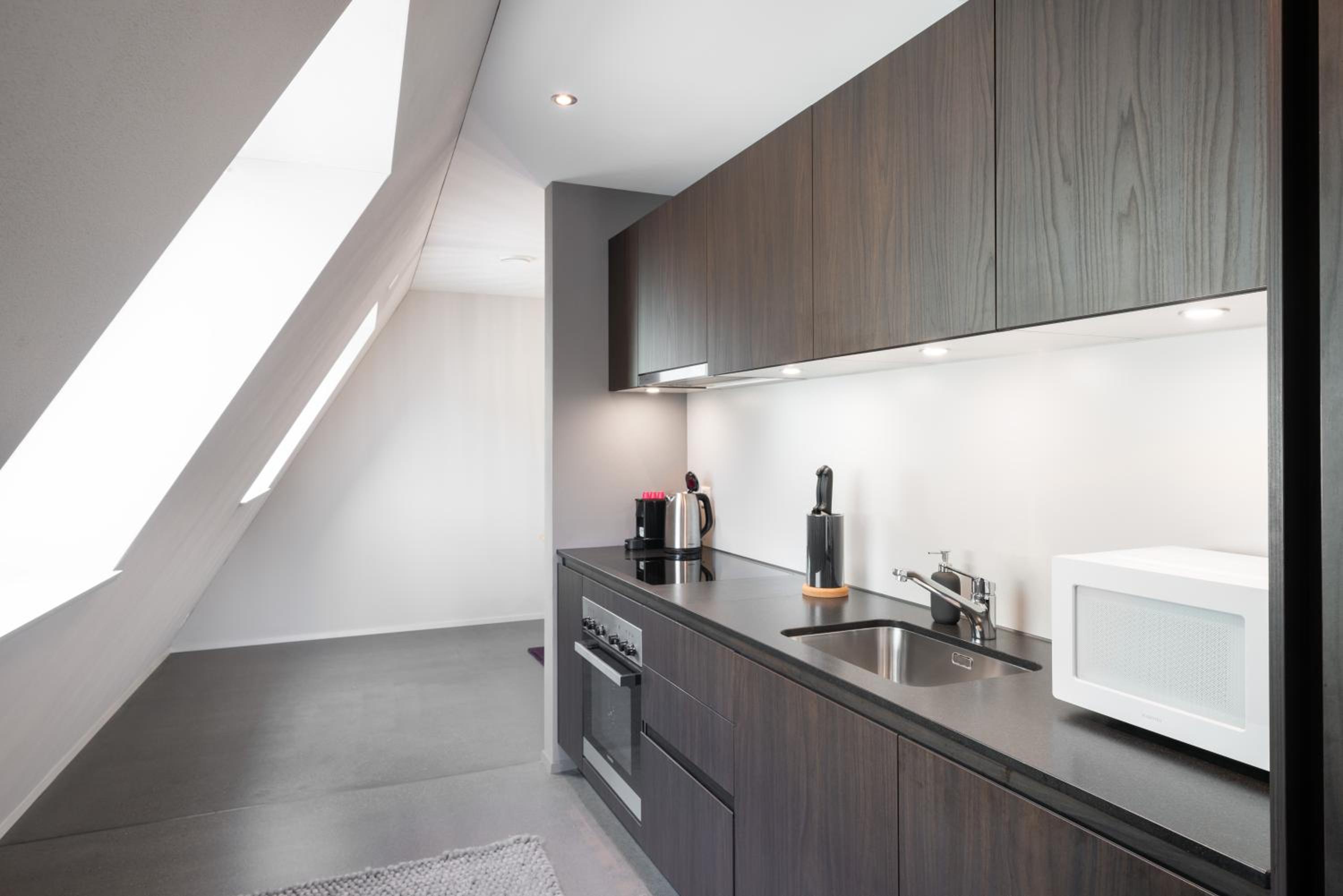 One-Bedroom Apartment with Balcony photo 1