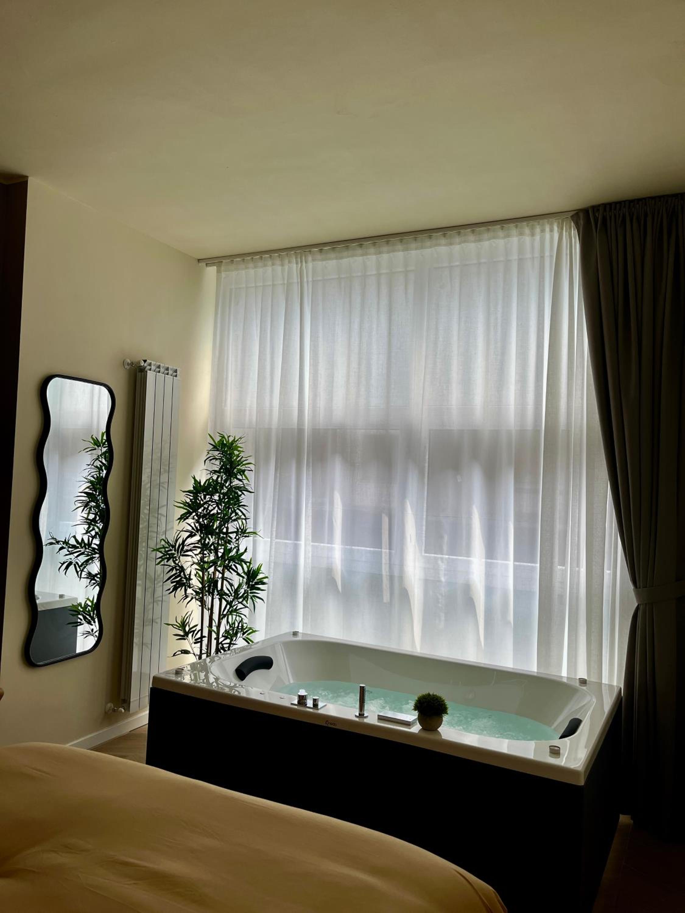 Suite with Spa Bath