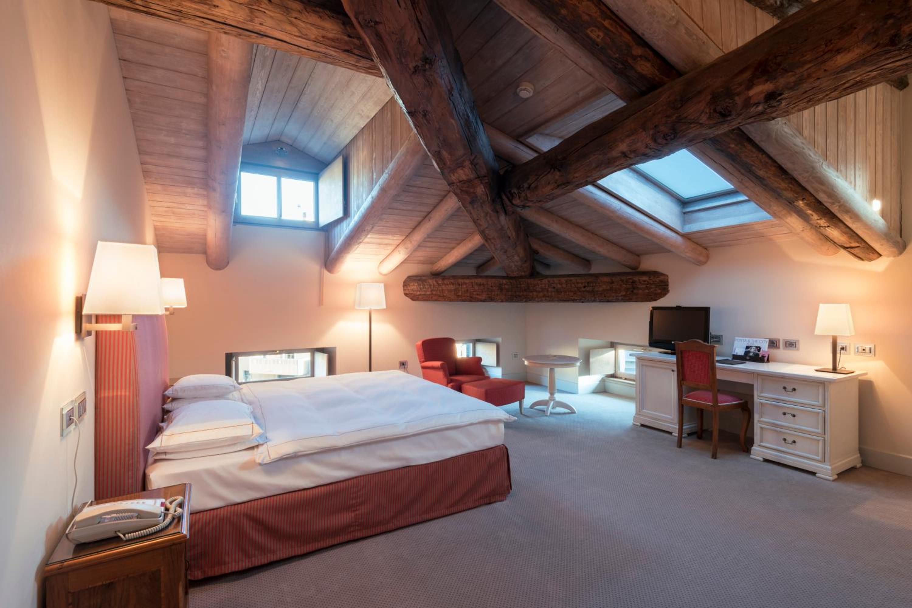 Deluxe Double Room - Photo 1