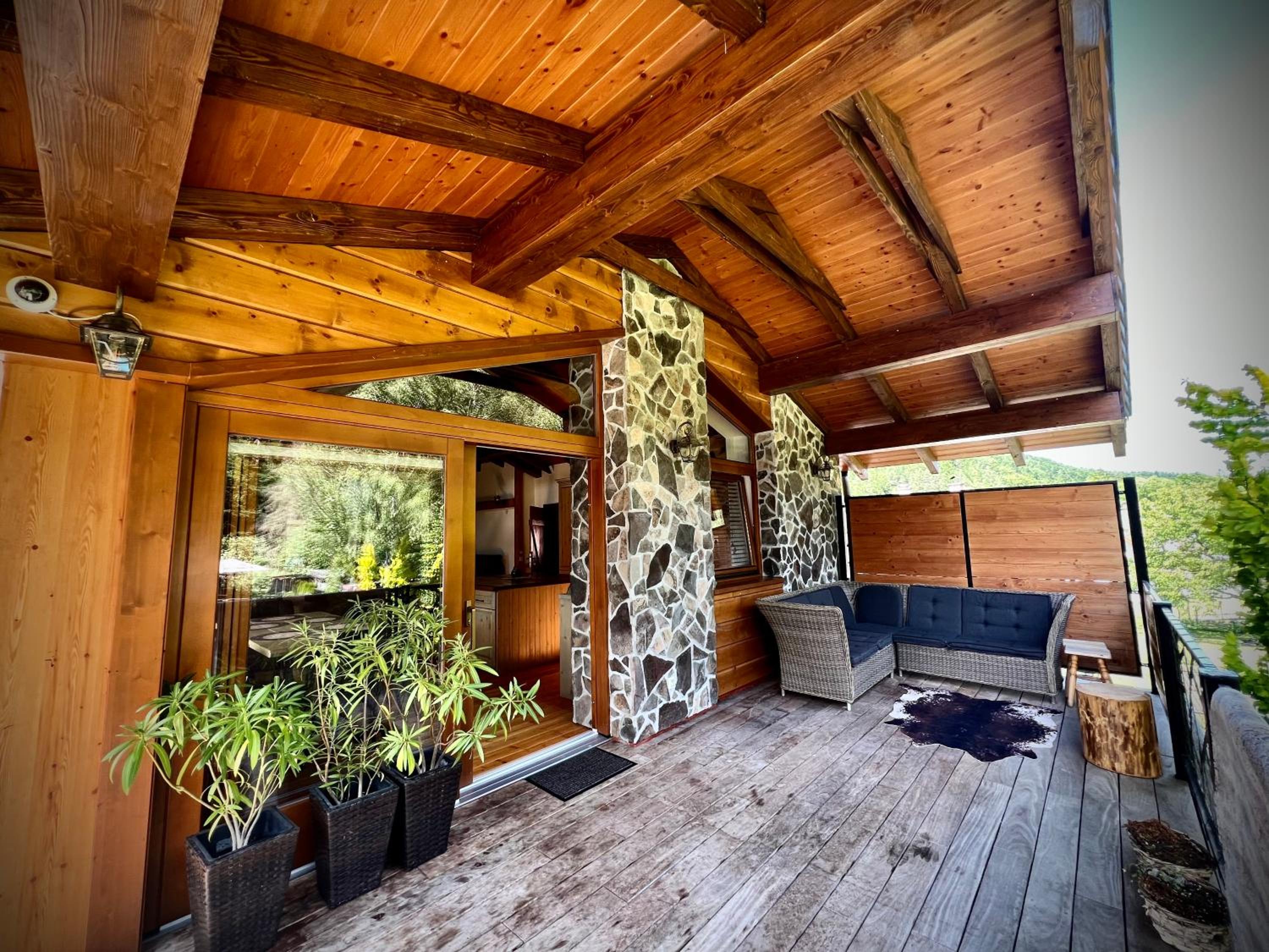 Two-Bedroom Deluxe Apartment with Balcony