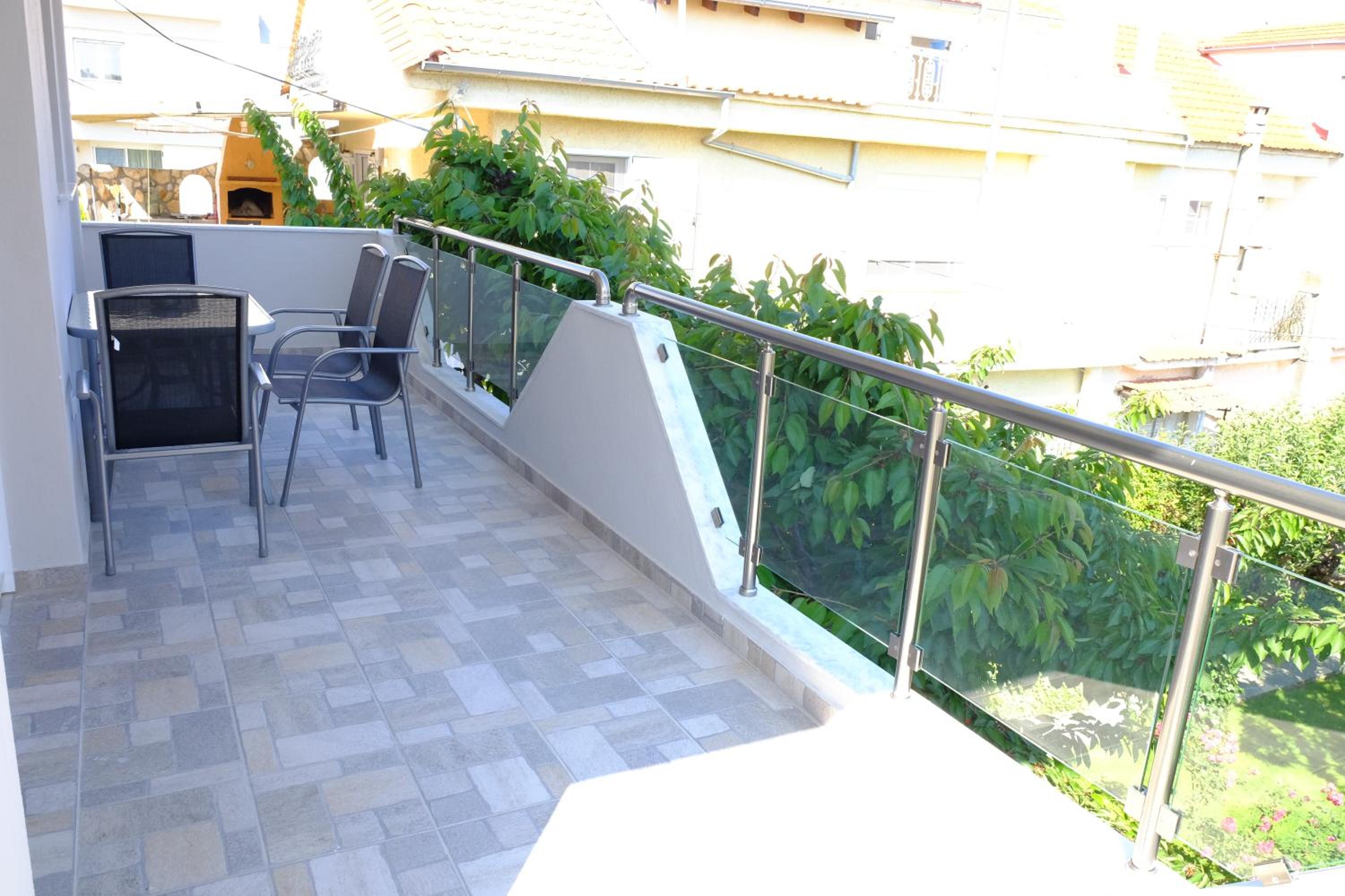 Deluxe Apartment Garden or Mountain View photo 3
