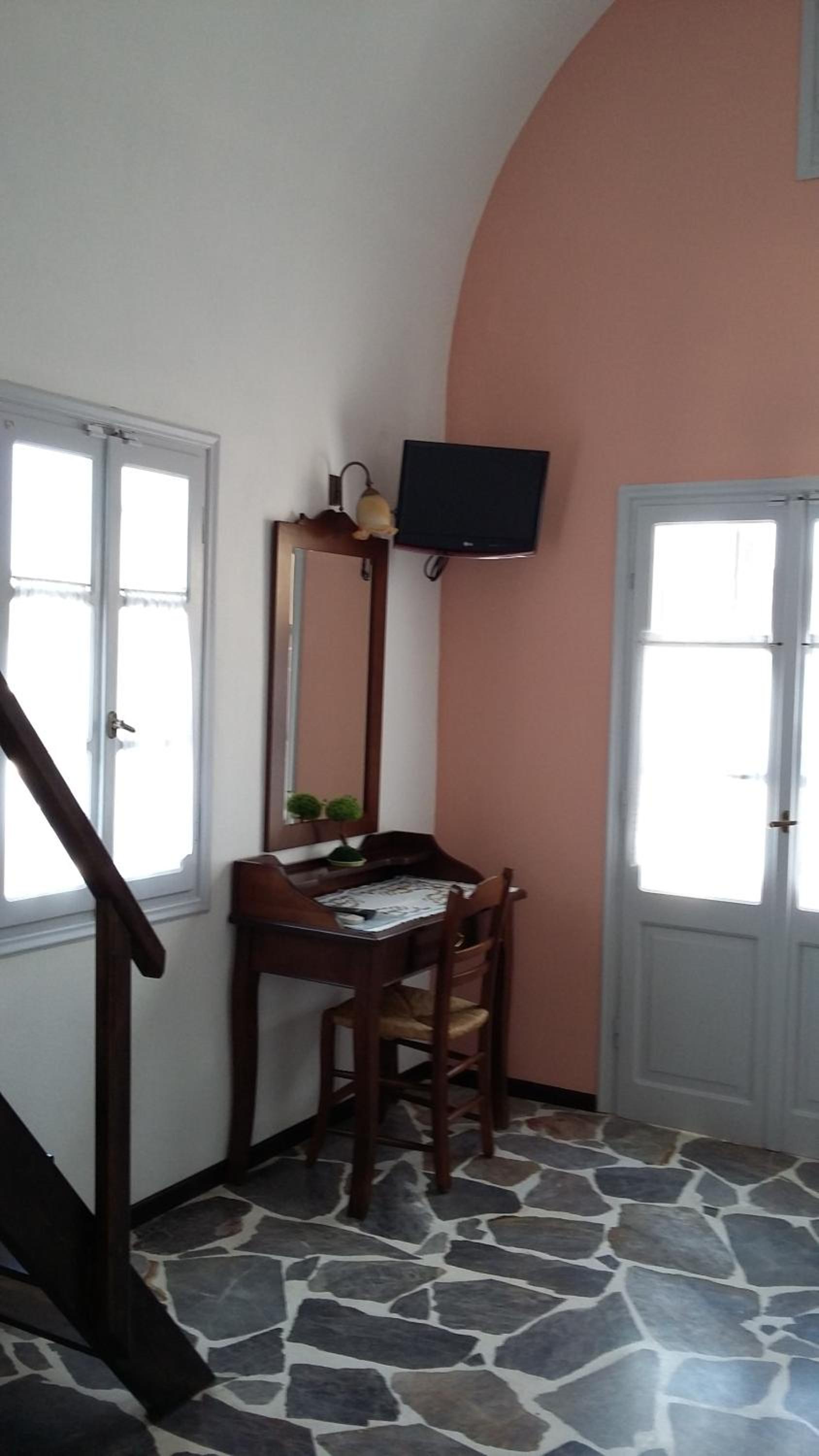 Maisonette photo 2