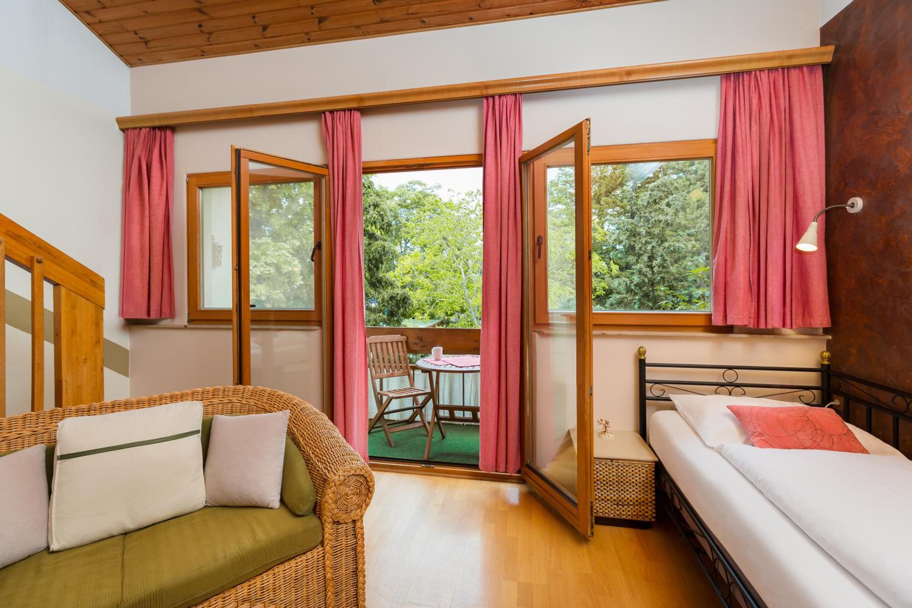 Large Maisonette photo 1