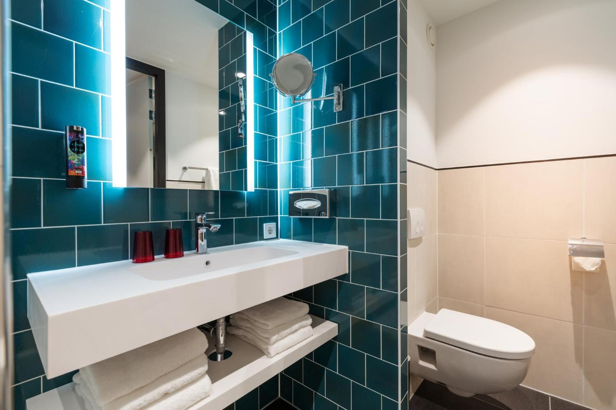 Premium Twin Room photo 3