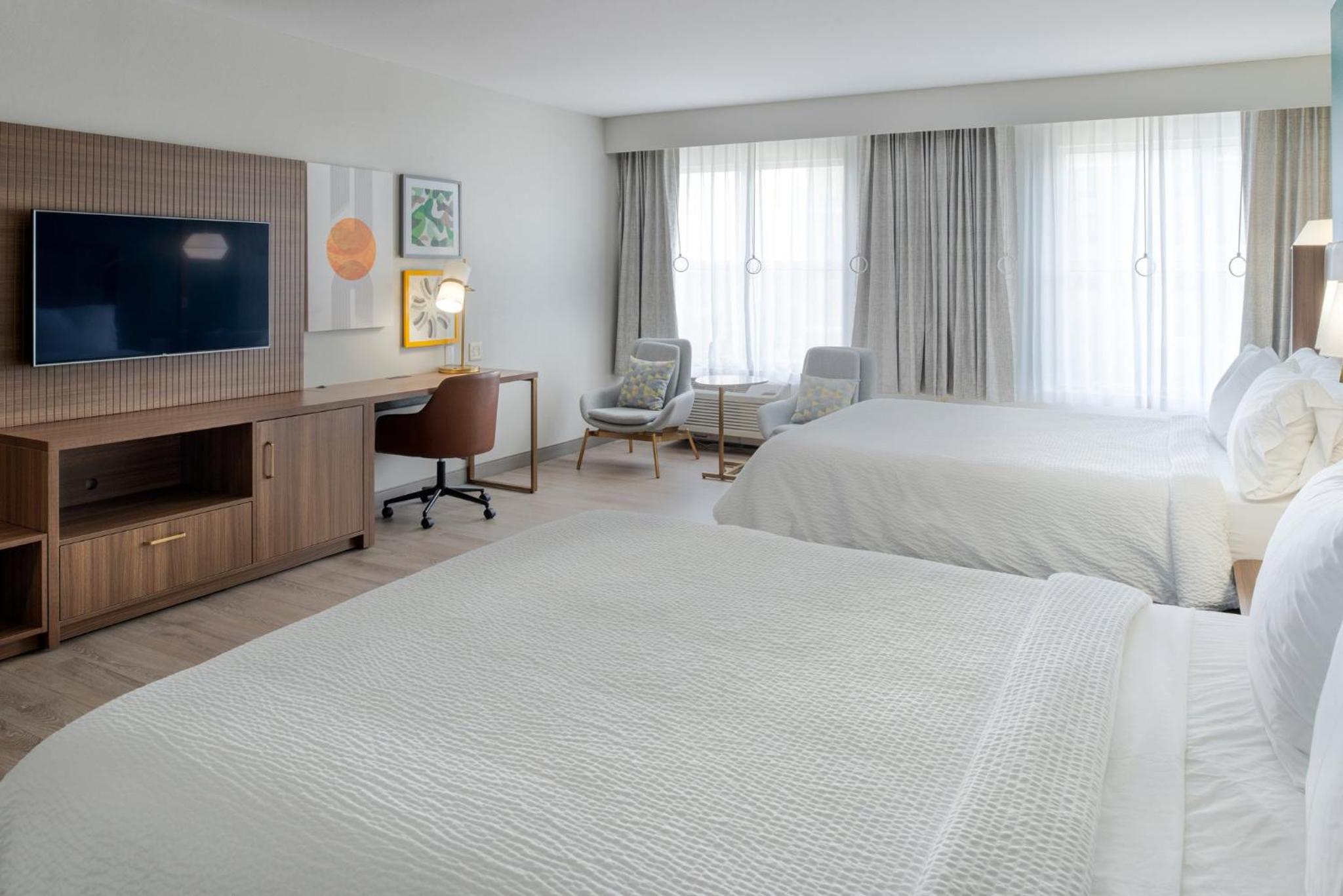 Standard Queen Room with Two Queen Beds - Communications Accessible - Photo 2