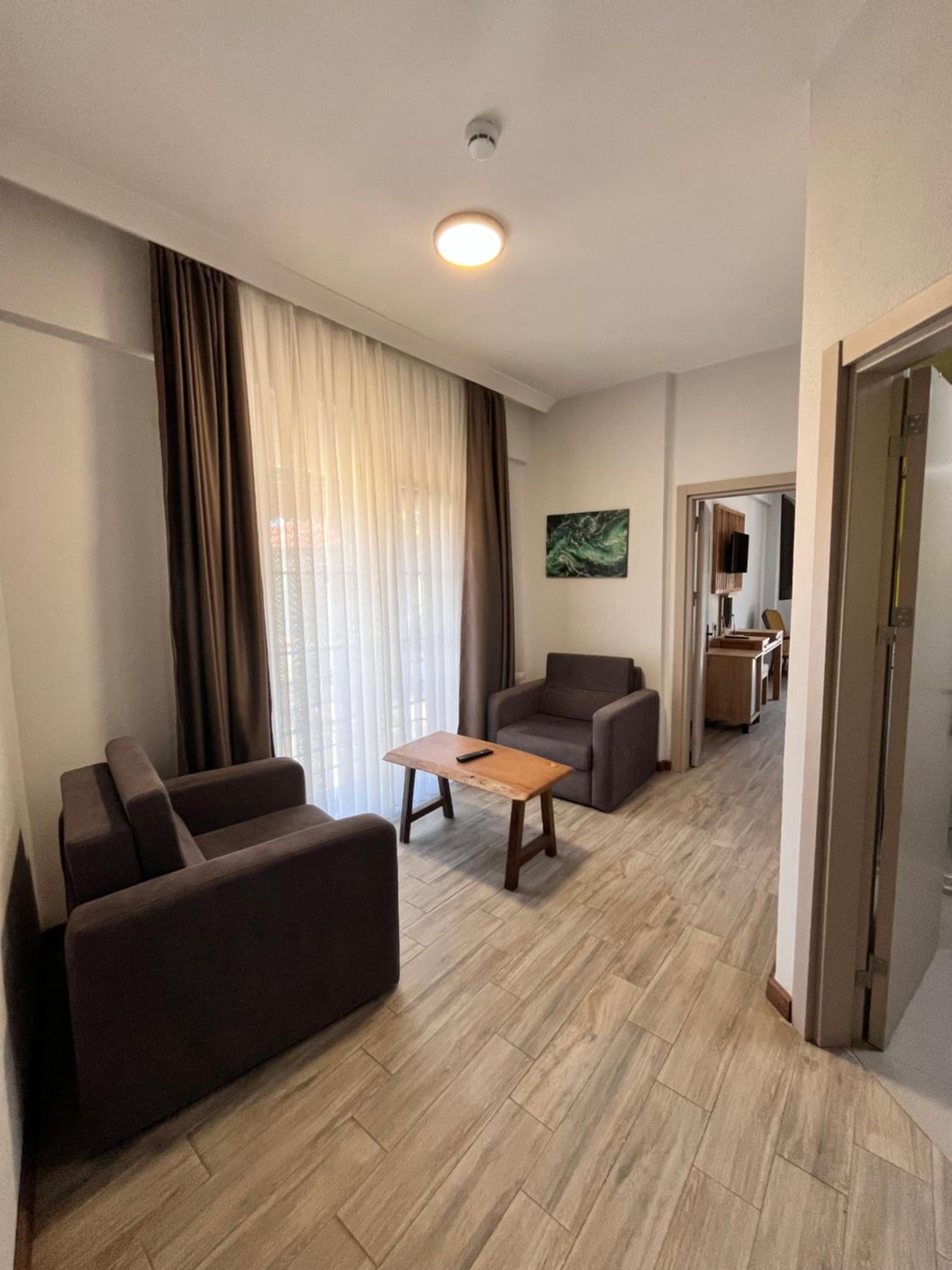 Deluxe Suite photo 3