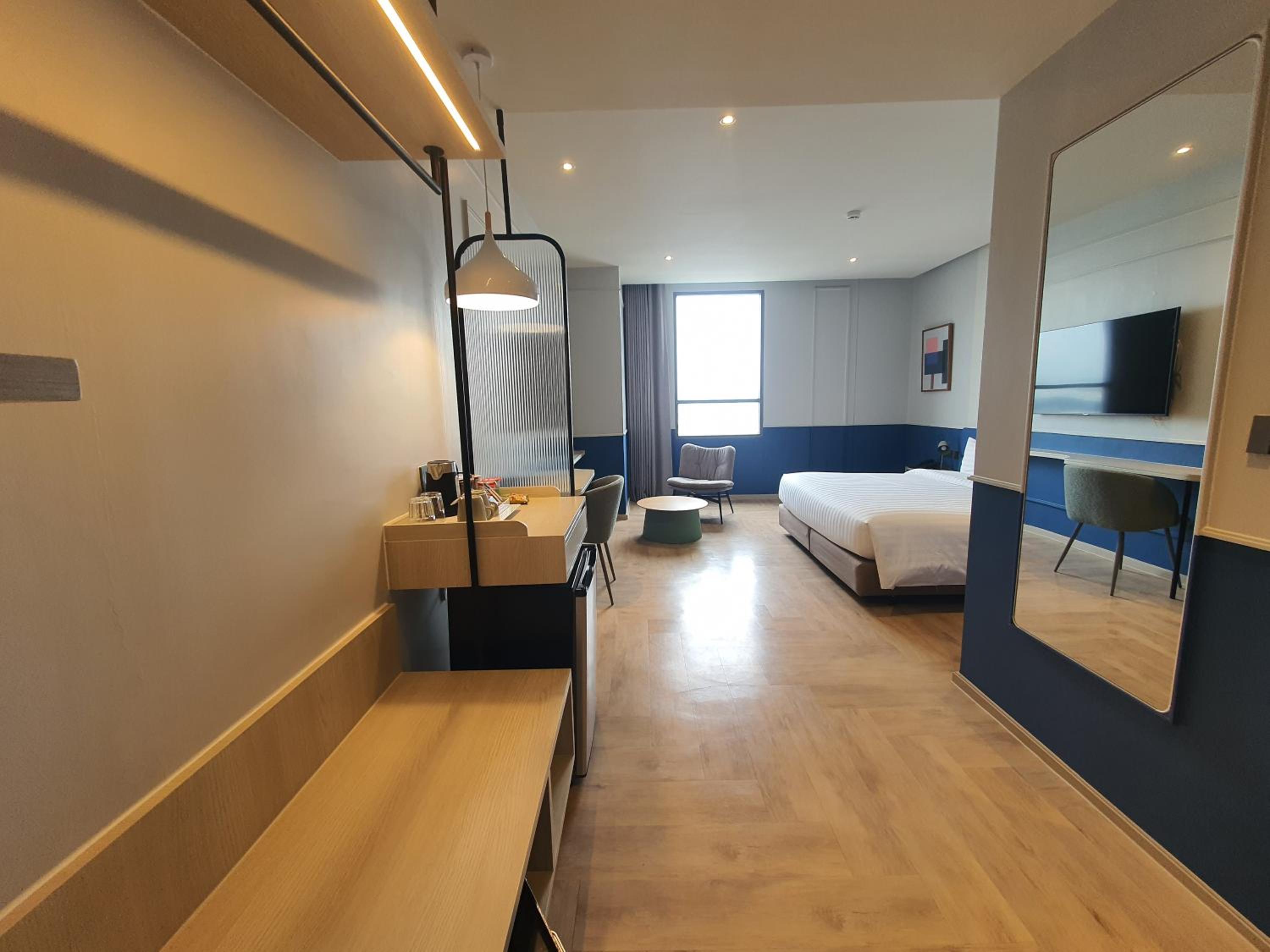 Executive One-Bedroom Suite Balcony photo 3