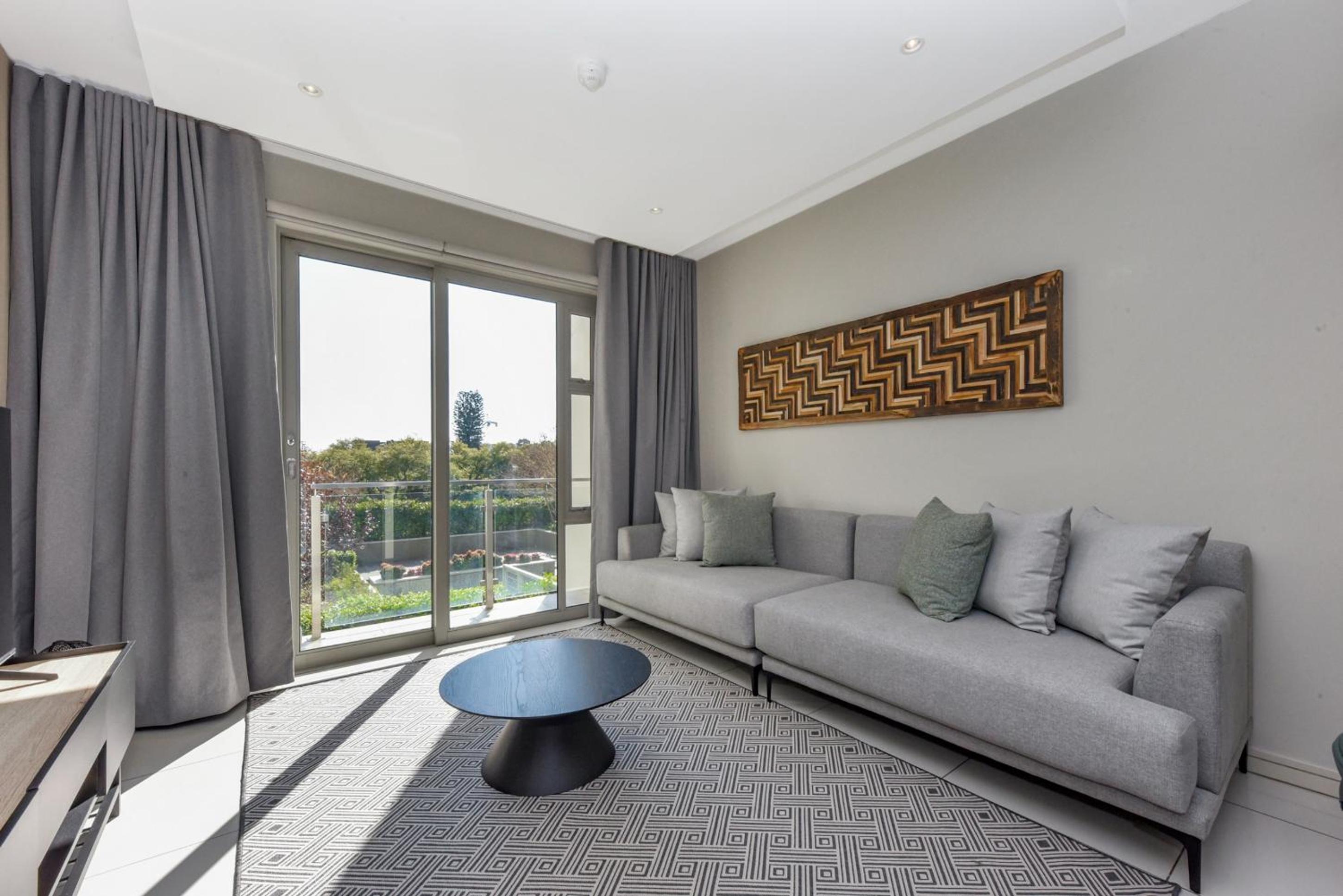 One-Bedroom Apartment with Balcony photo 1