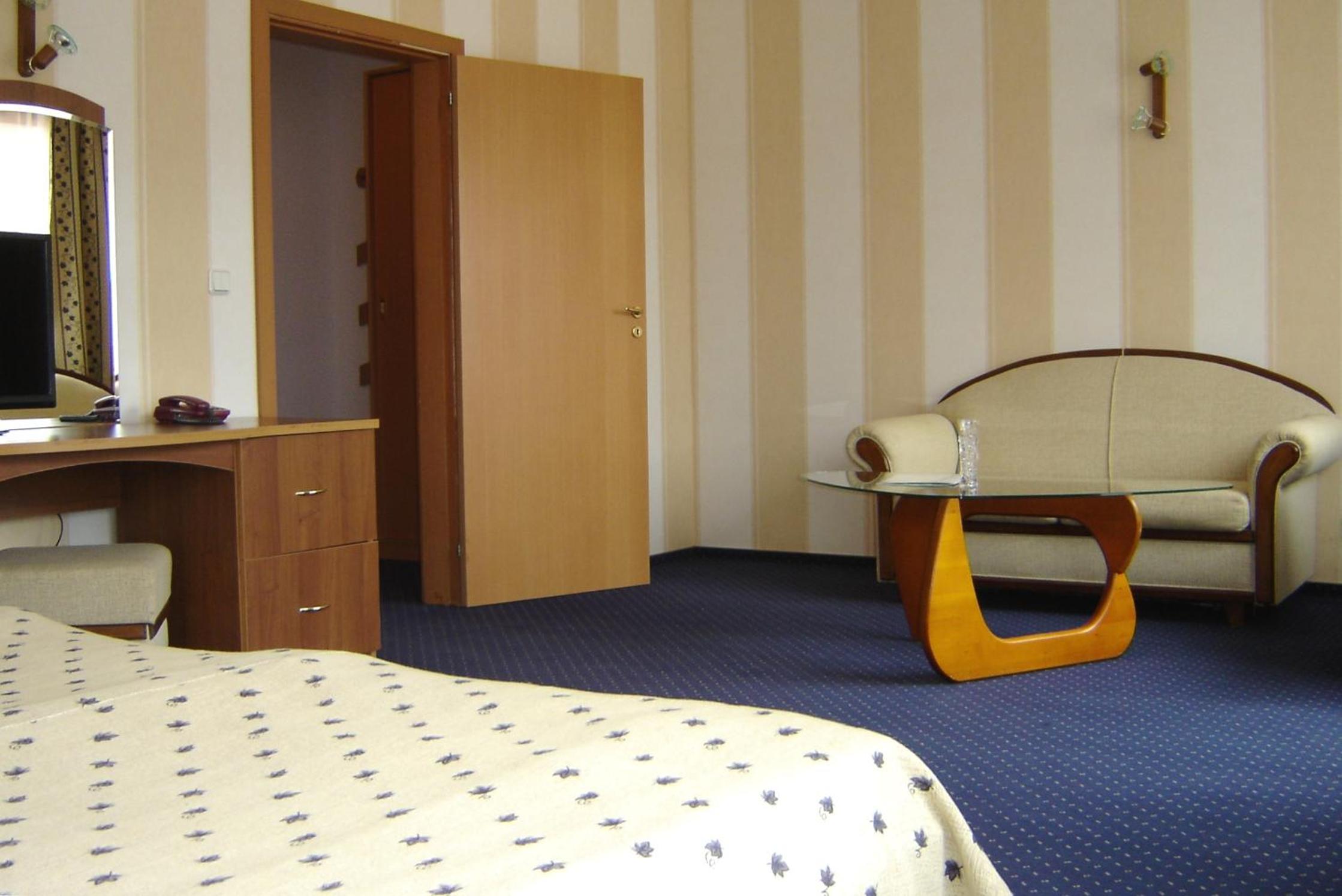 Deluxe Double/Twin Room - Photo 12