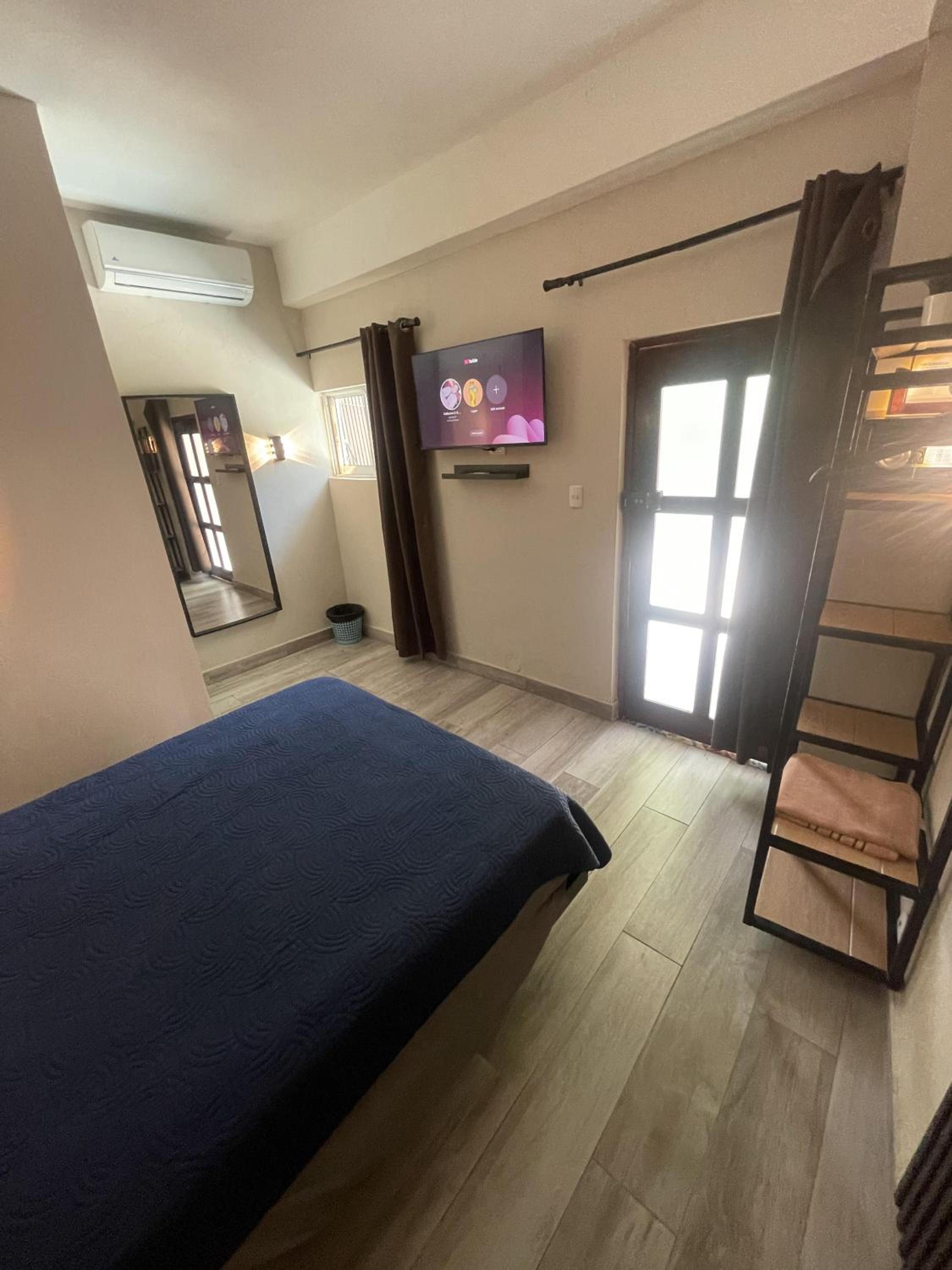 Double Room with Private Bathroom photo 2