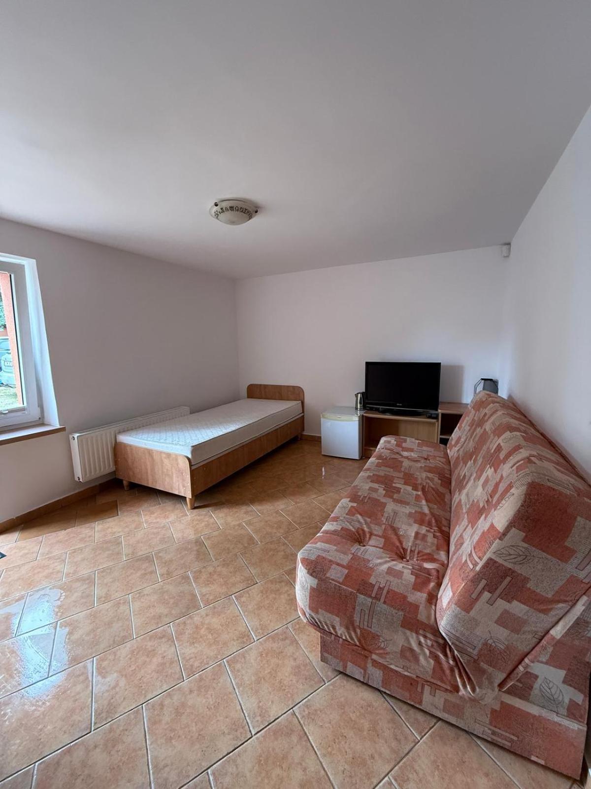Small Twin Room photo 1