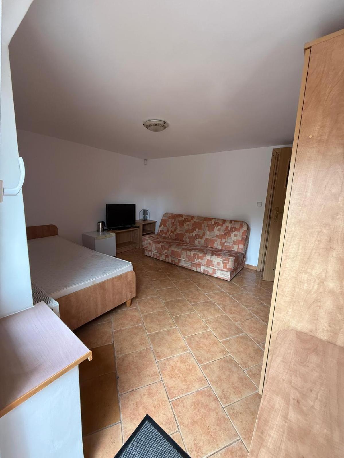 Small Twin Room photo 2